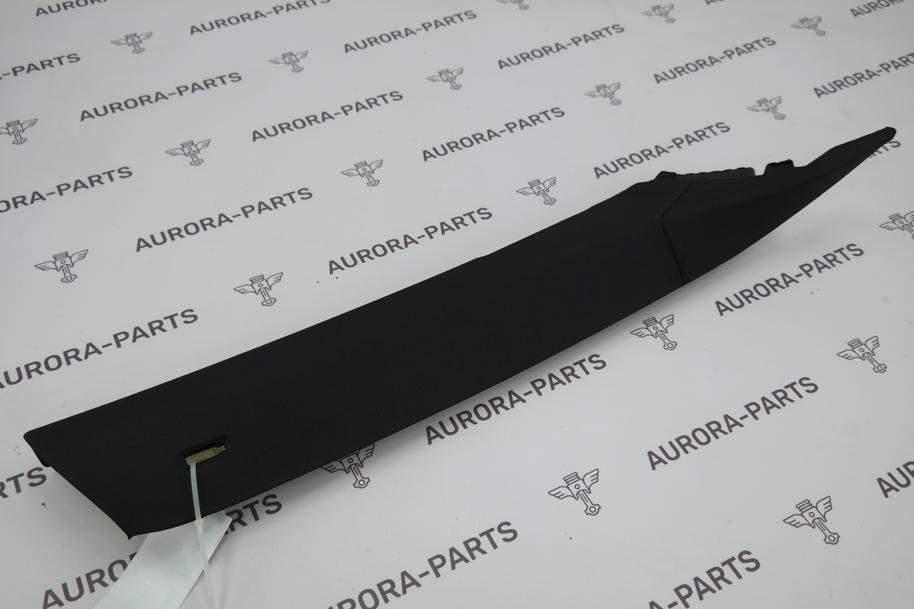 Обшивка стойки A RH Land Rover Discovery