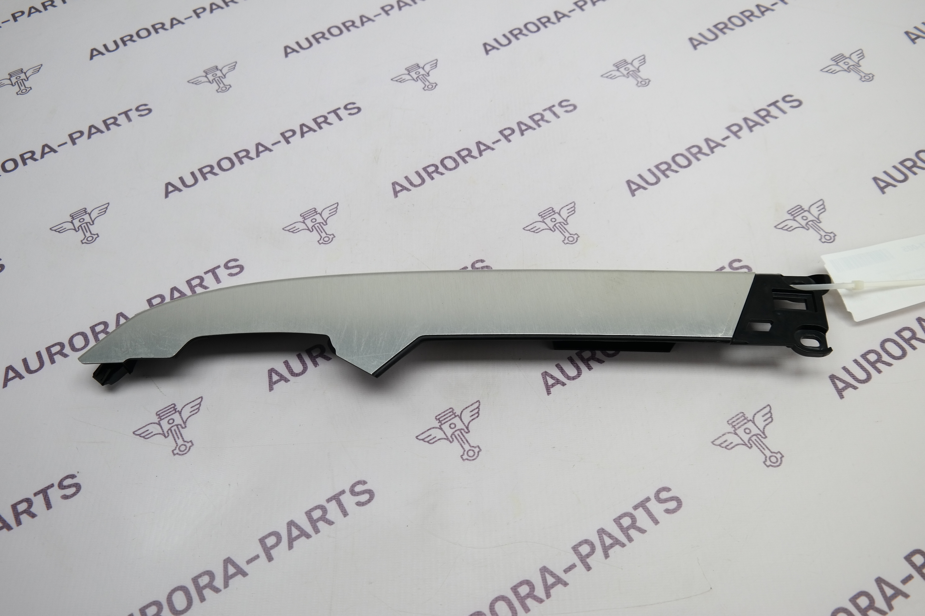 Накладка центральной консоли (шлифованый алюминий) LH Land Rover Discovery