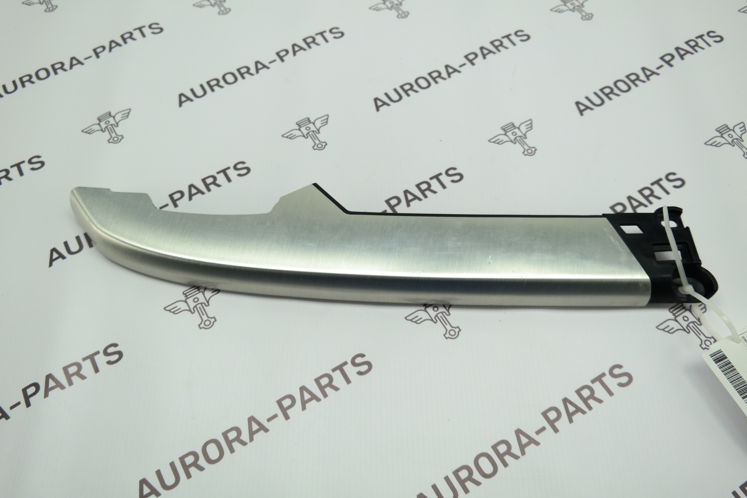 Накладка центральной консоли (шлифованый алюминий) RH Land Rover Discovery