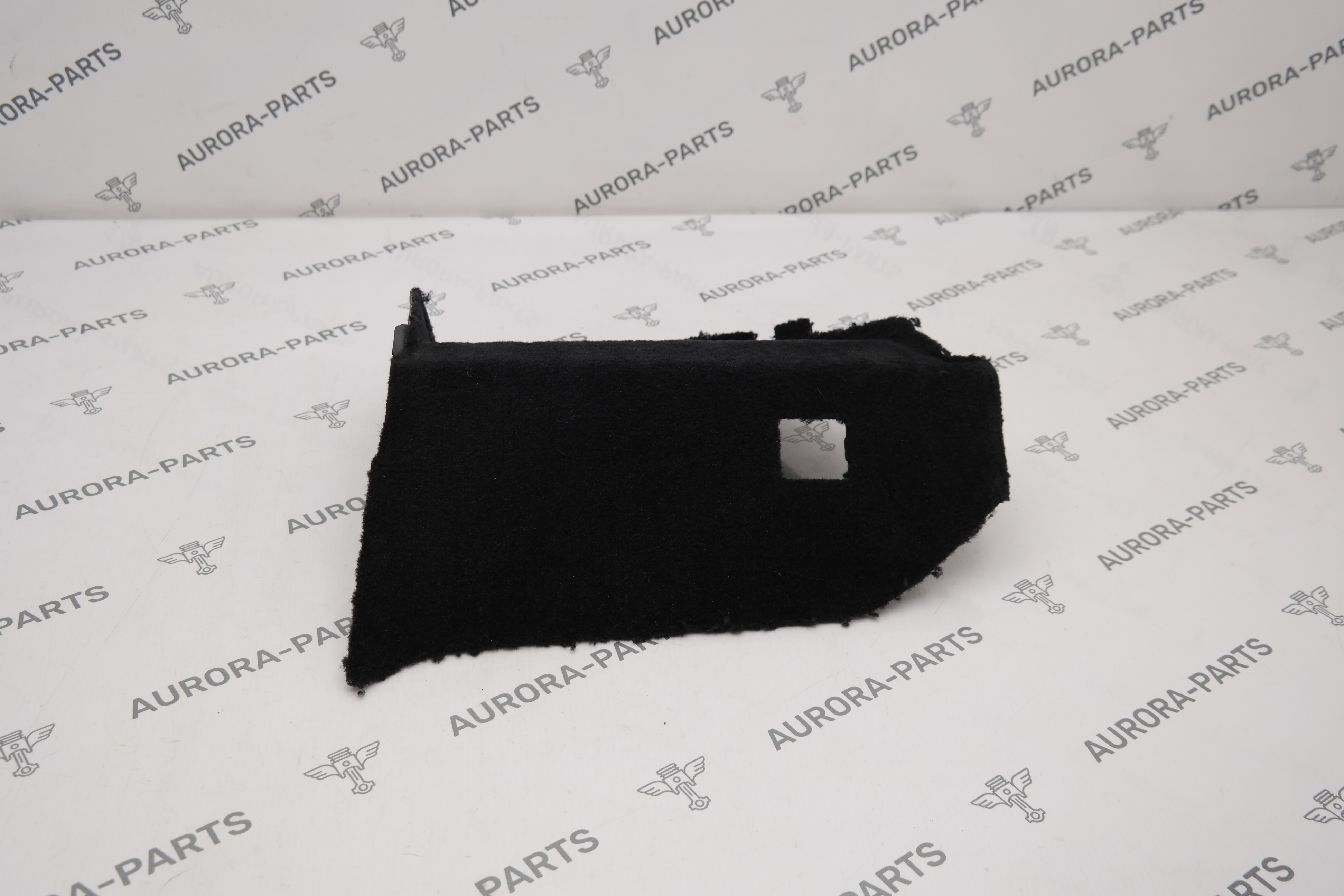 Обшивка багажника угловая RH Land Rover Range Rover Sport