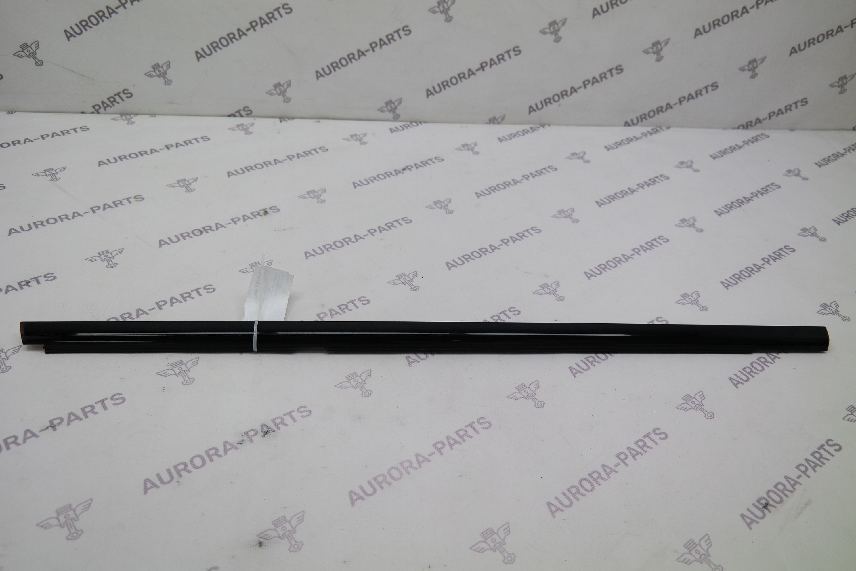 Уплотнитель, бархотка задней двери (черный) LH Mercedes GLC