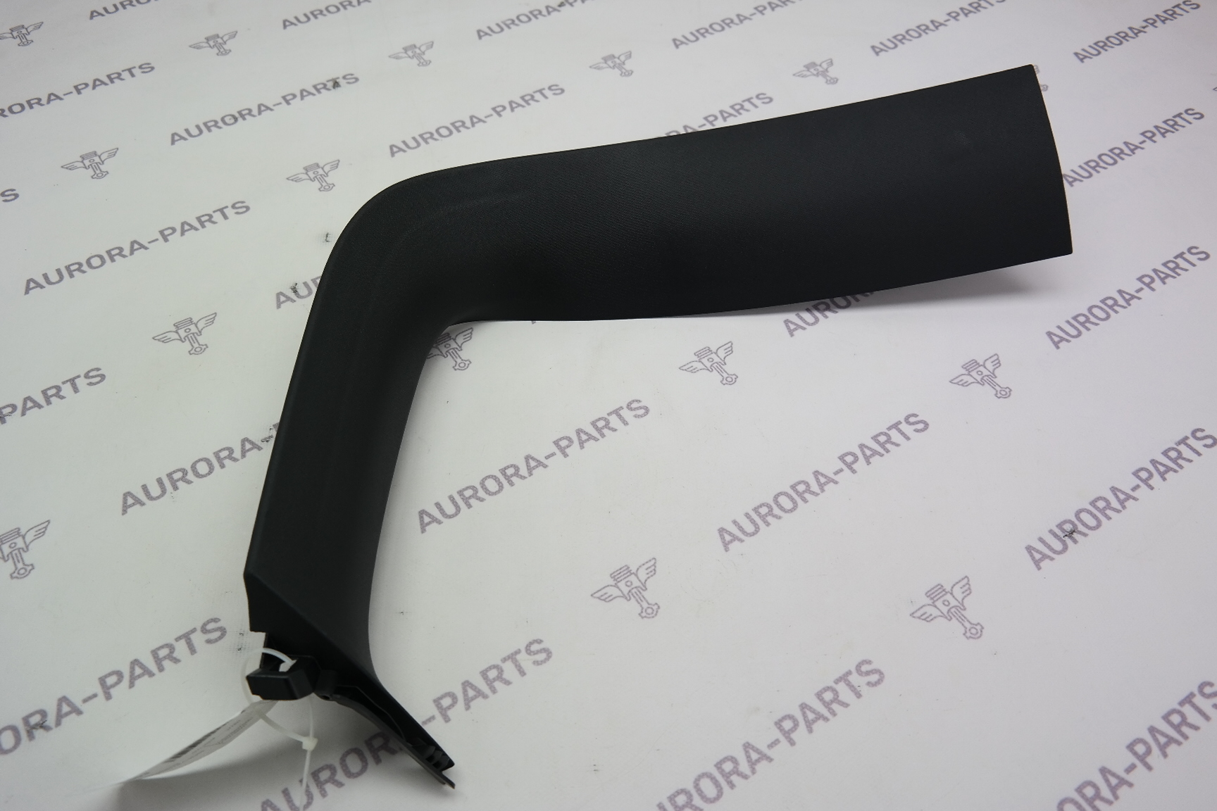 Обшивка рамки крышки багажника RH Mercedes GLC