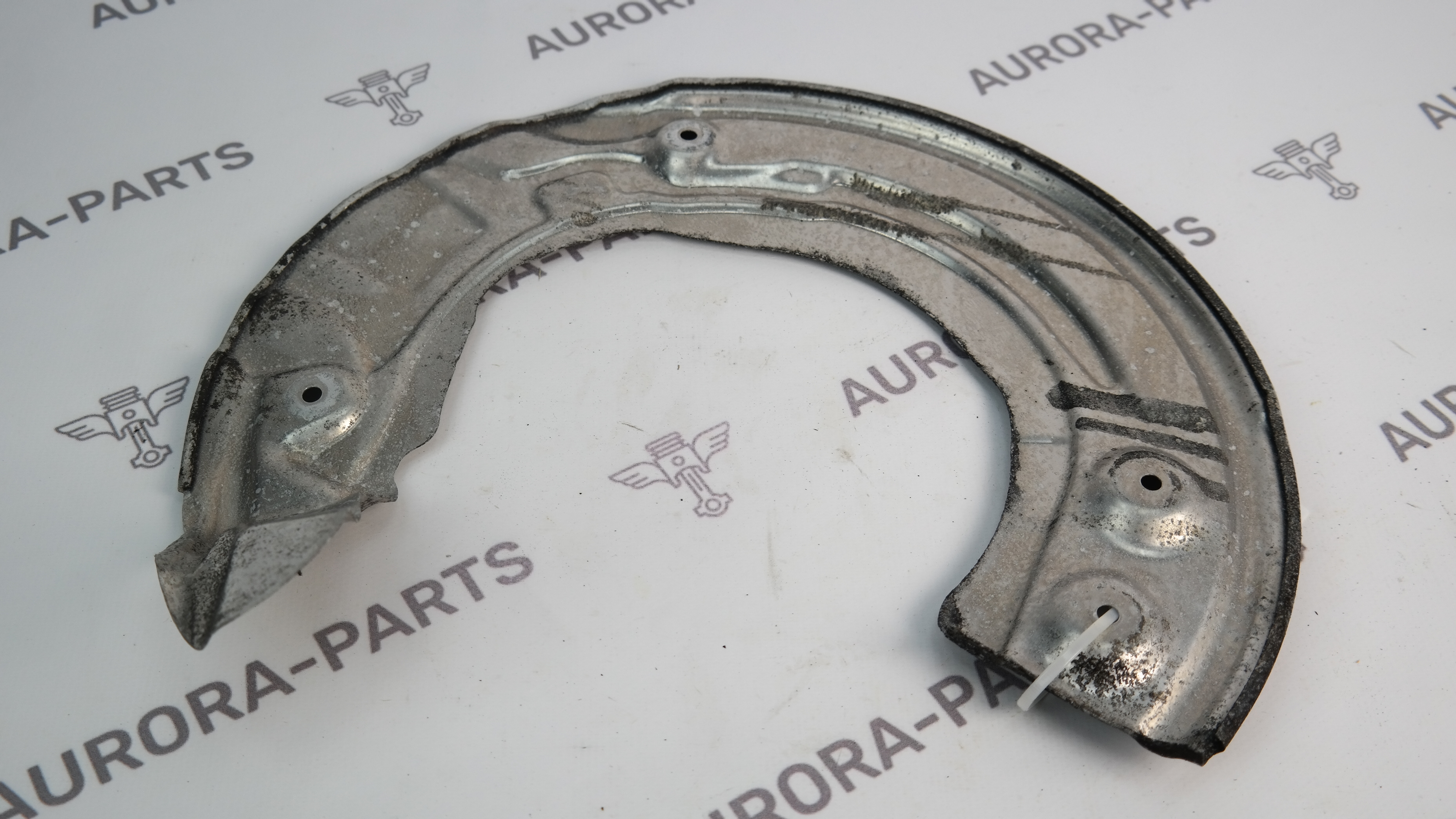 Пыльник тормозного диска передний LH BMW 5-Series