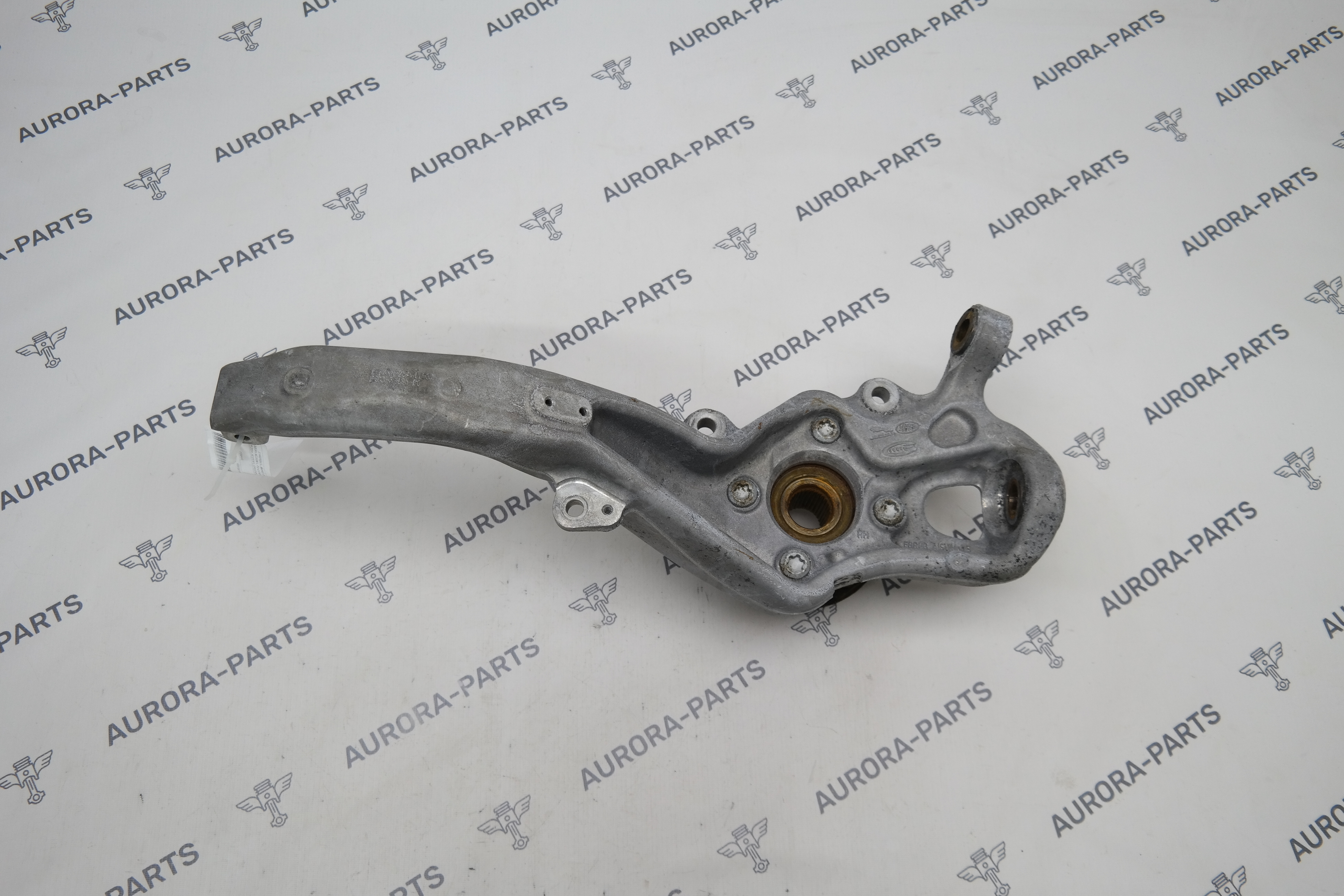 Кулак поворотный передний RH Jaguar F-Pace