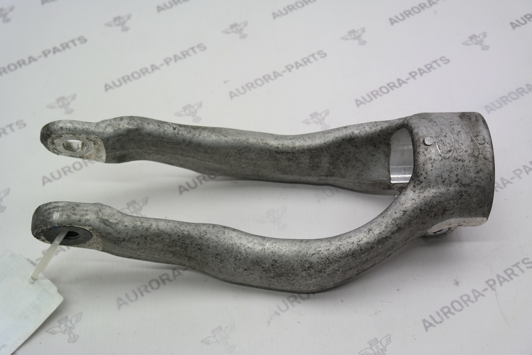 Кронштейн, вилка переднего амортизатора RH Jaguar F-Pace