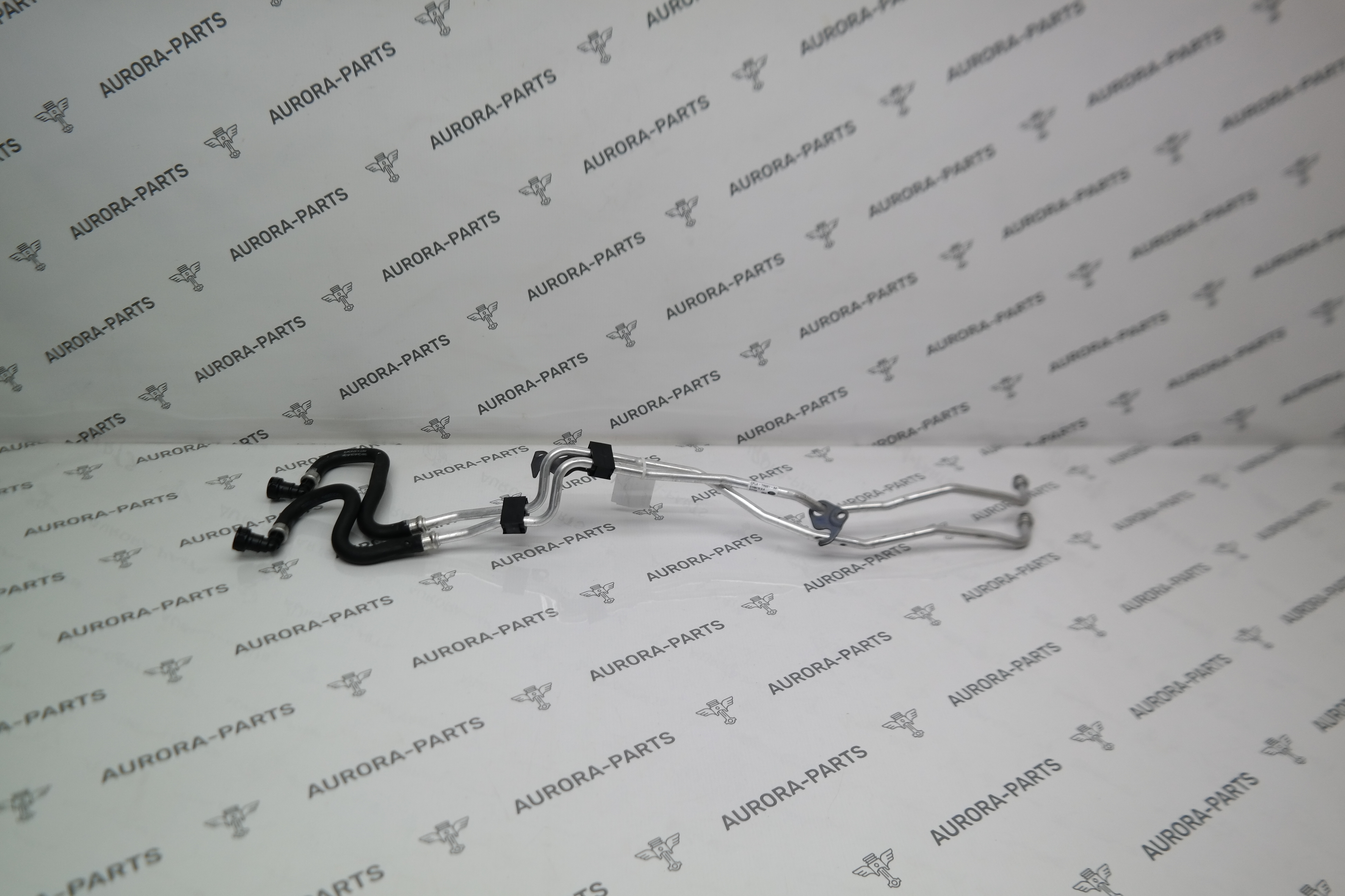 Трубопровод масляного радиатора охлаждения коробки передач Land Rover Discovery