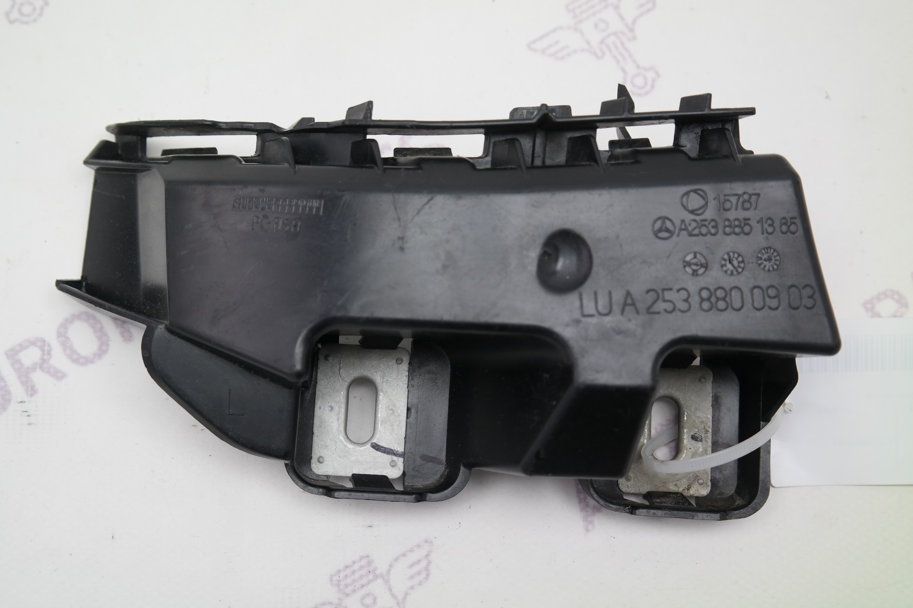 Кронштейн заднего бампера LH Mercedes GLC