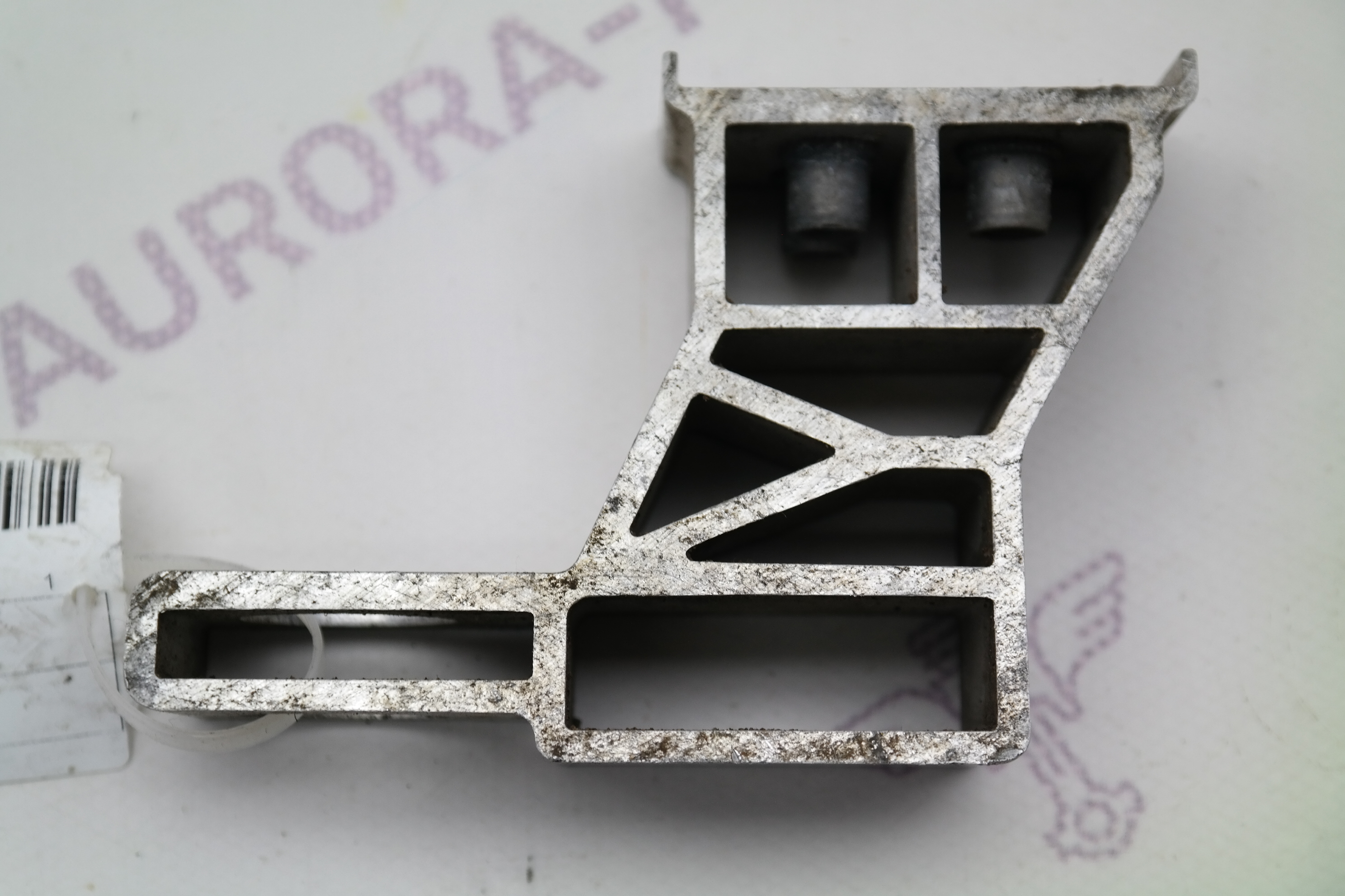 Кронштейн крепления радиатора LH Mercedes GLC