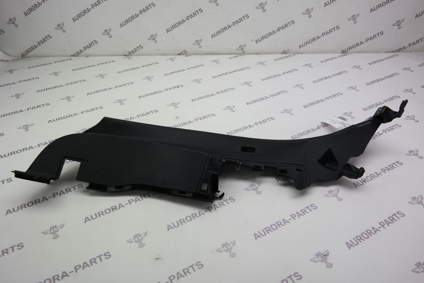 Обшивка стойки задней (багажного отделения) LH Mercedes GLC