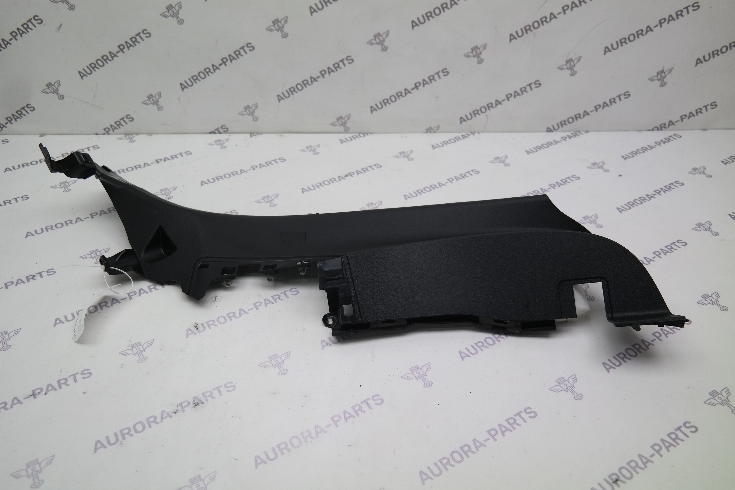 Обшивка стойки задней (багажного отделения) RH Mercedes GLC