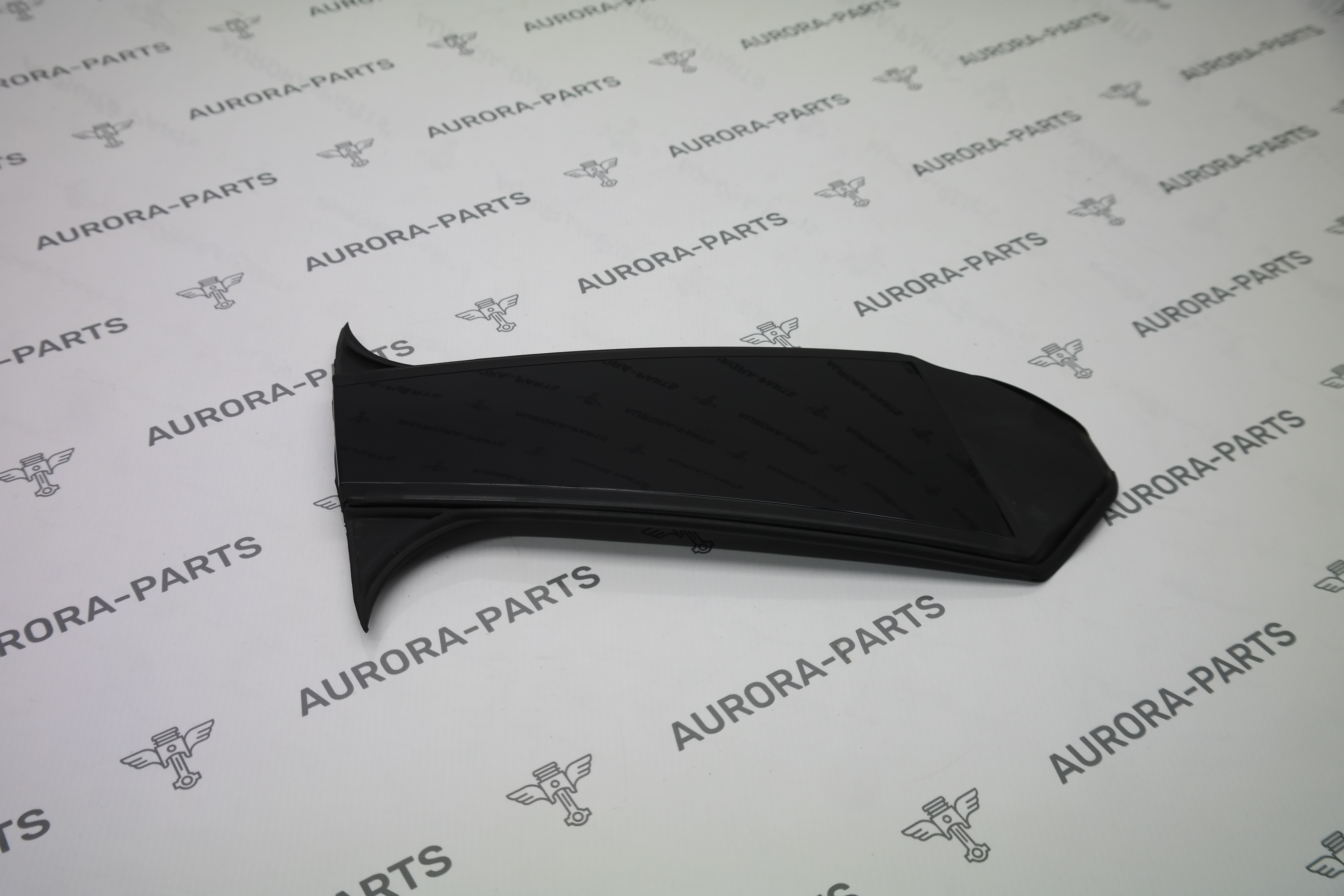 Декоративная накладка стойки кузова LH Mercedes CLA