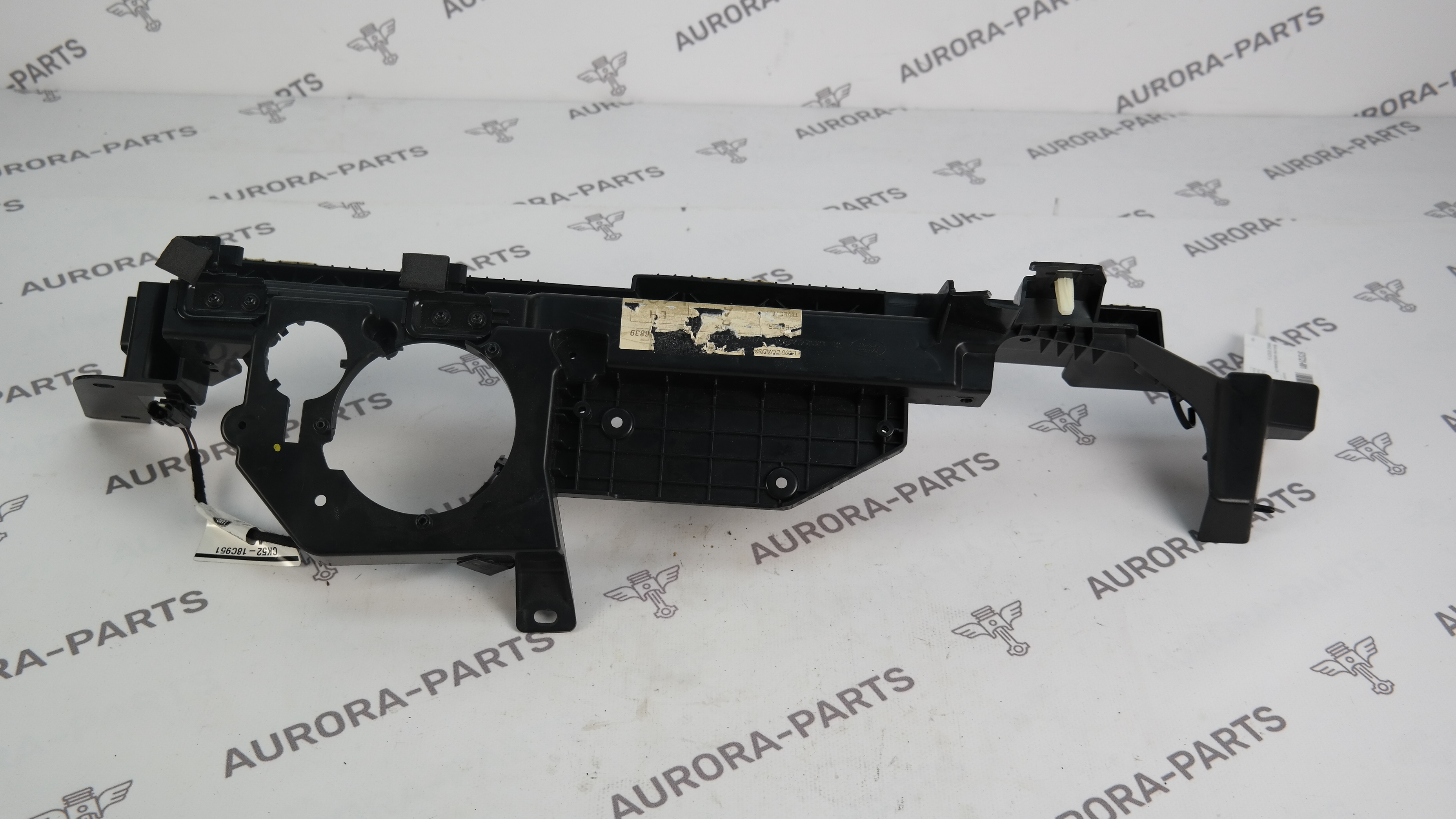 Кронштейн полки багажника LH Land Rover Range Rover 30DDTX