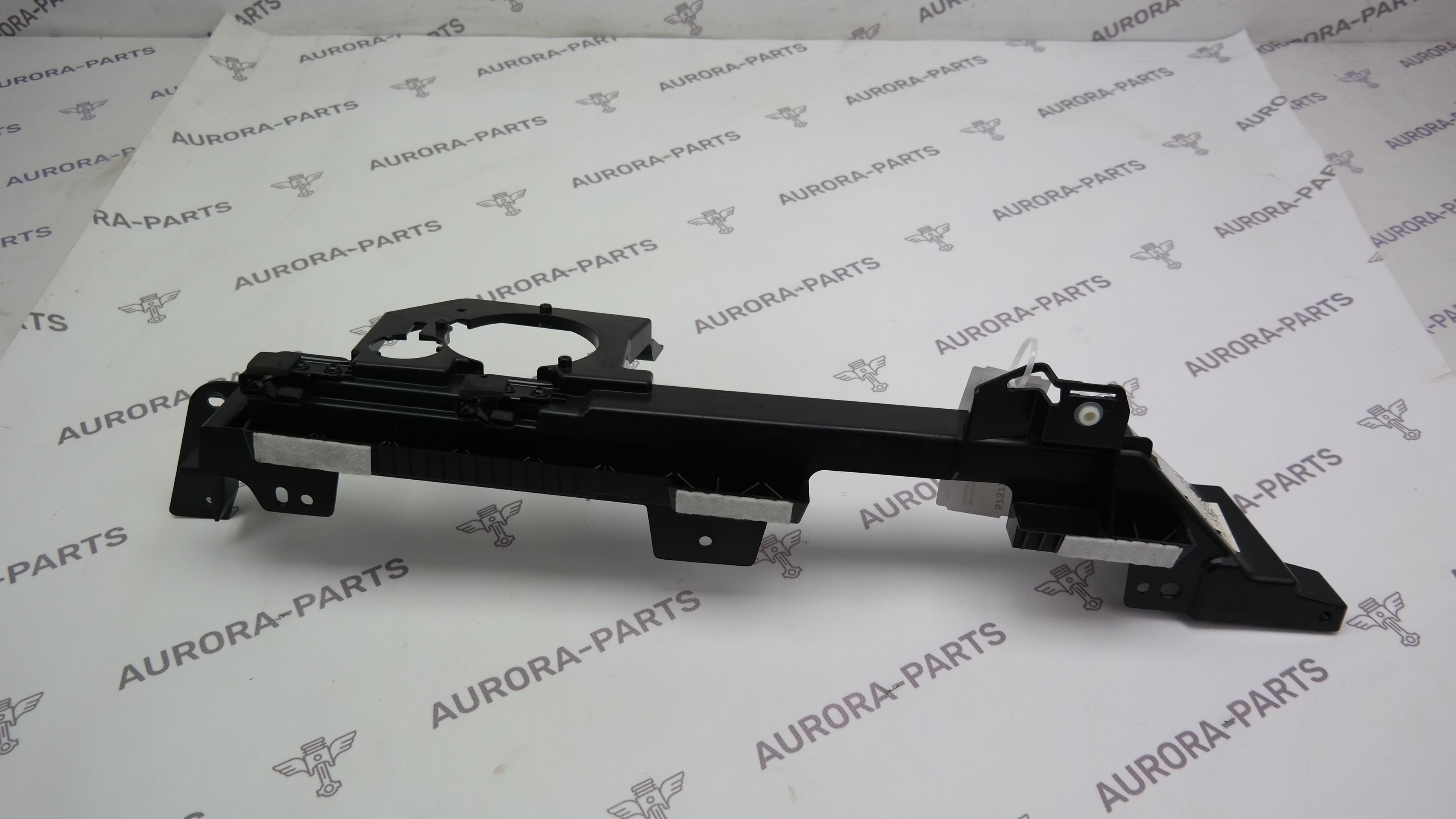 Кронштейн полки багажника RH Land Rover Range Rover 30DDTX