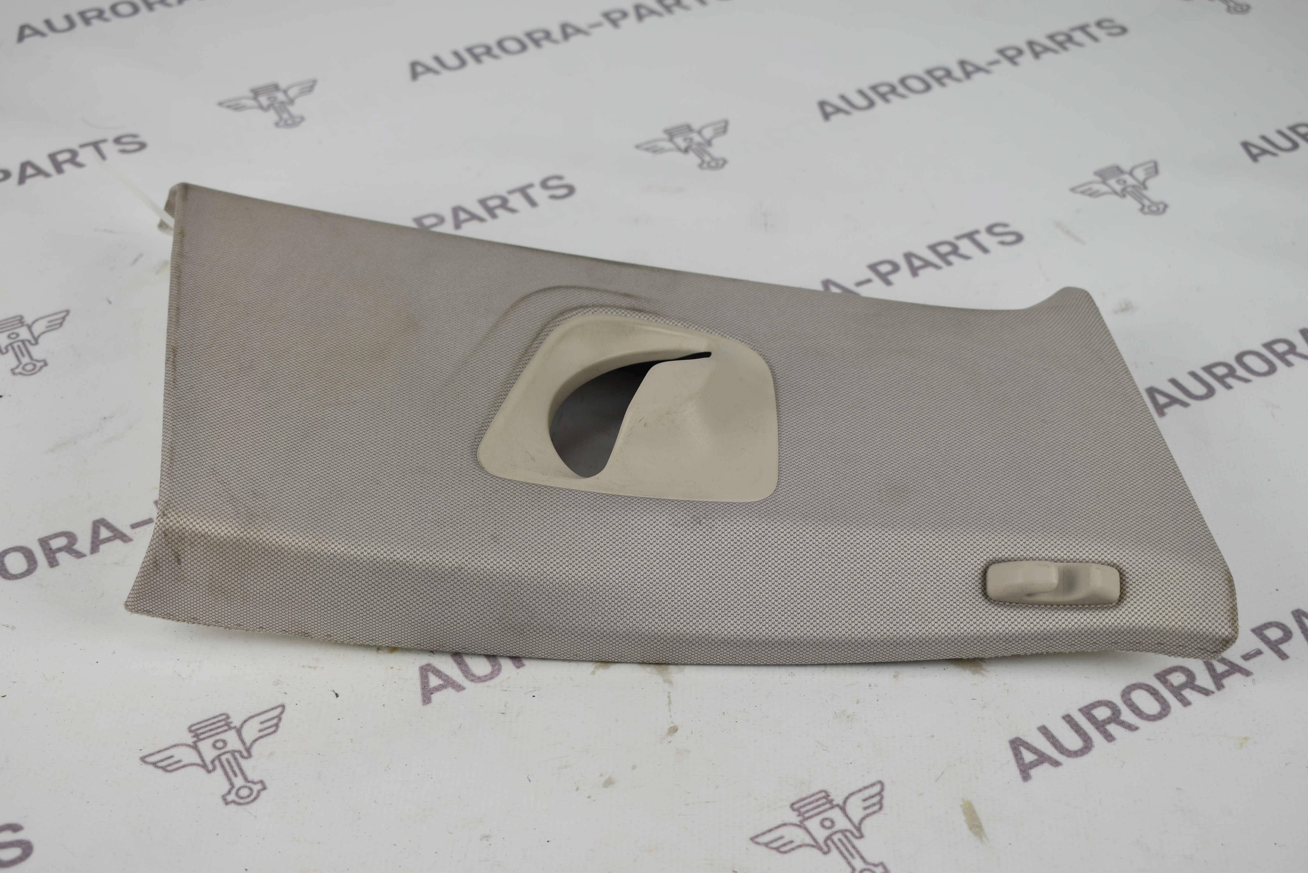 Обшивка стойки центральной RH BMW 5-Series