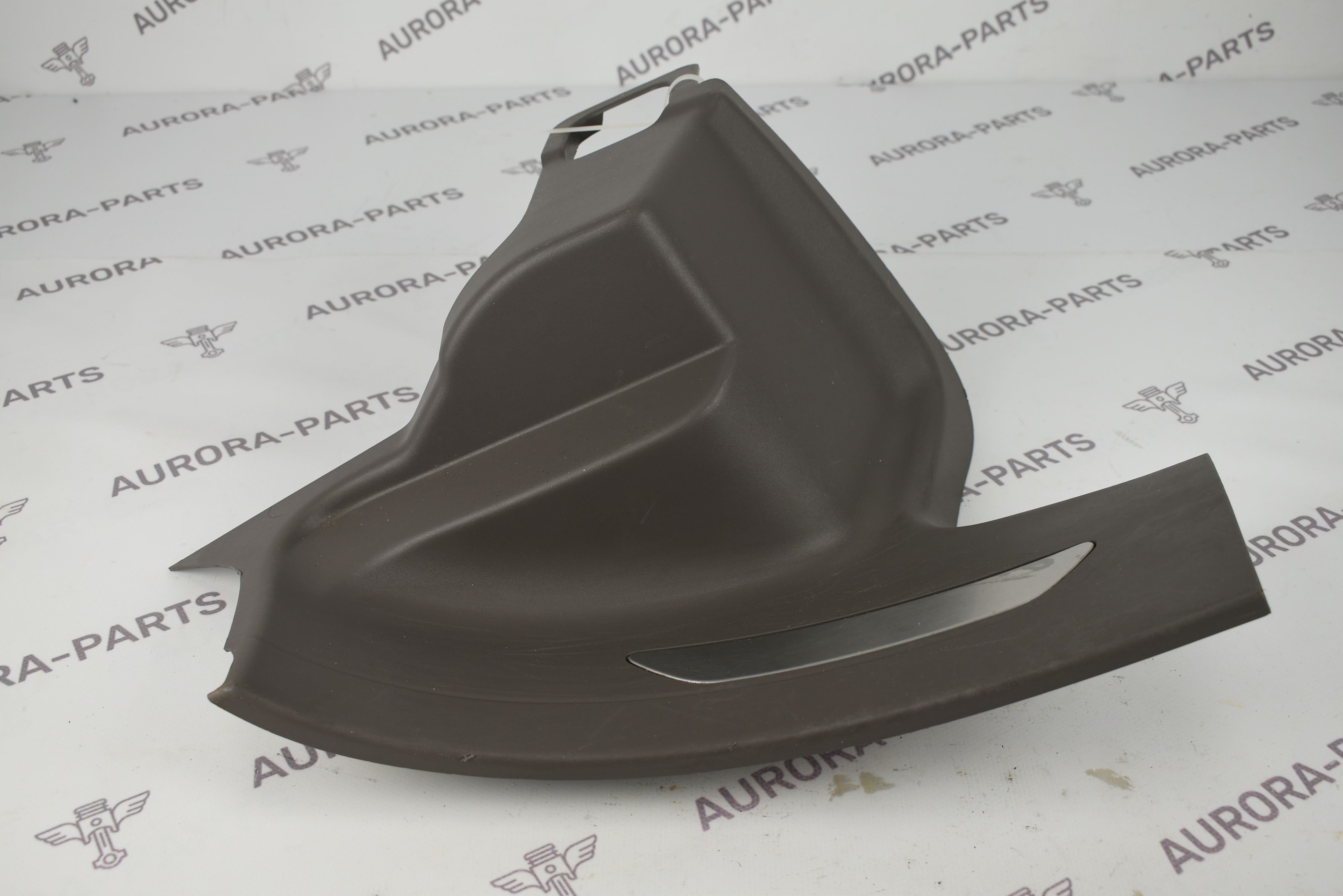 Накладка порога задняя внутрянняя RH Jaguar F-Pace