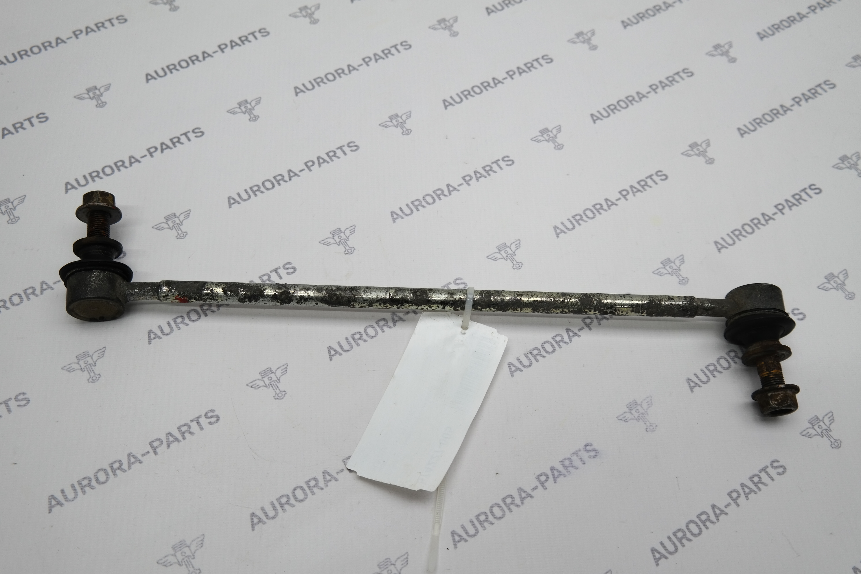 Стойка стабилизатора передней подвески LH=RH Lexus NX 200