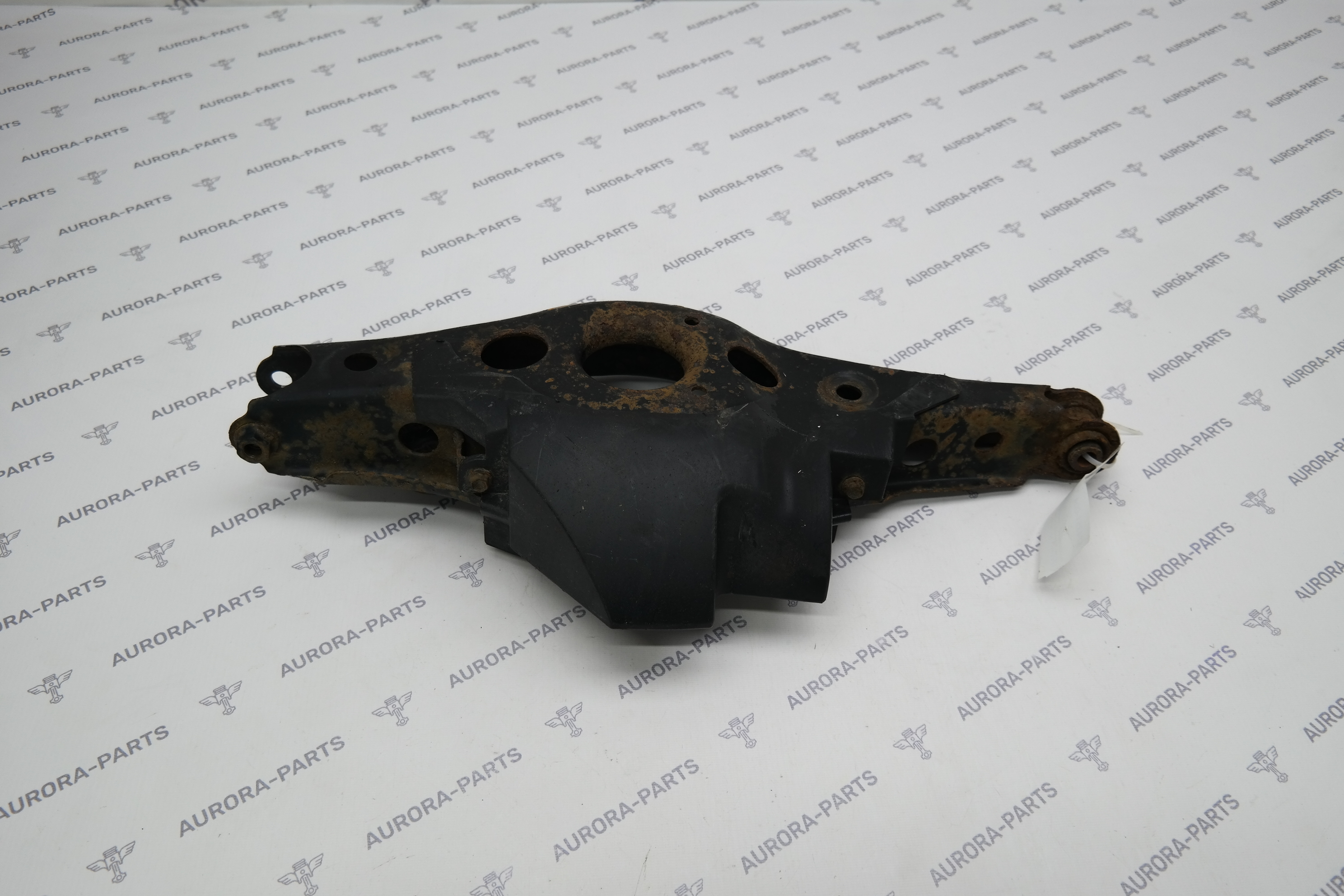 Рычаг нижний поперечный задней подвески LH Lexus NX 200