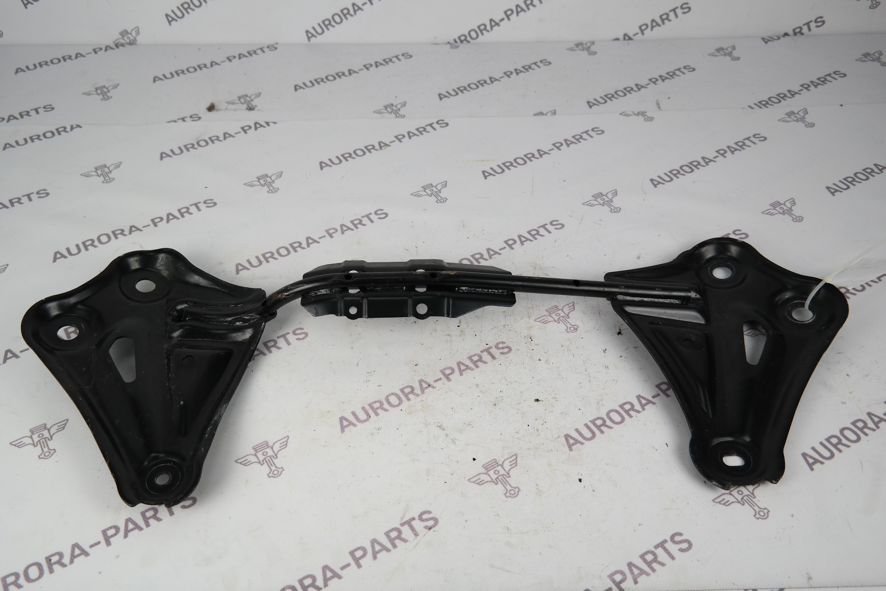 Кронштейн задней балки Lexus NX 200