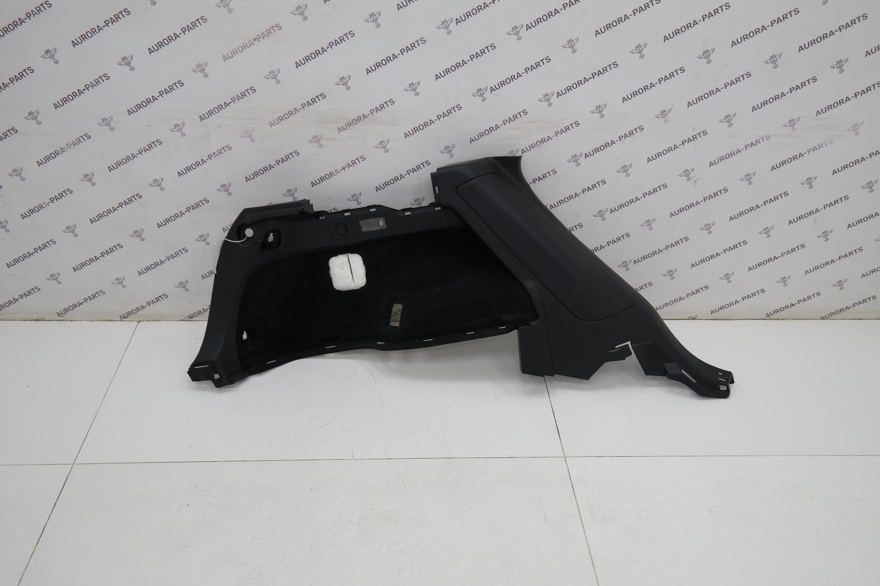 Обшивка багажника LH Lexus NX 200