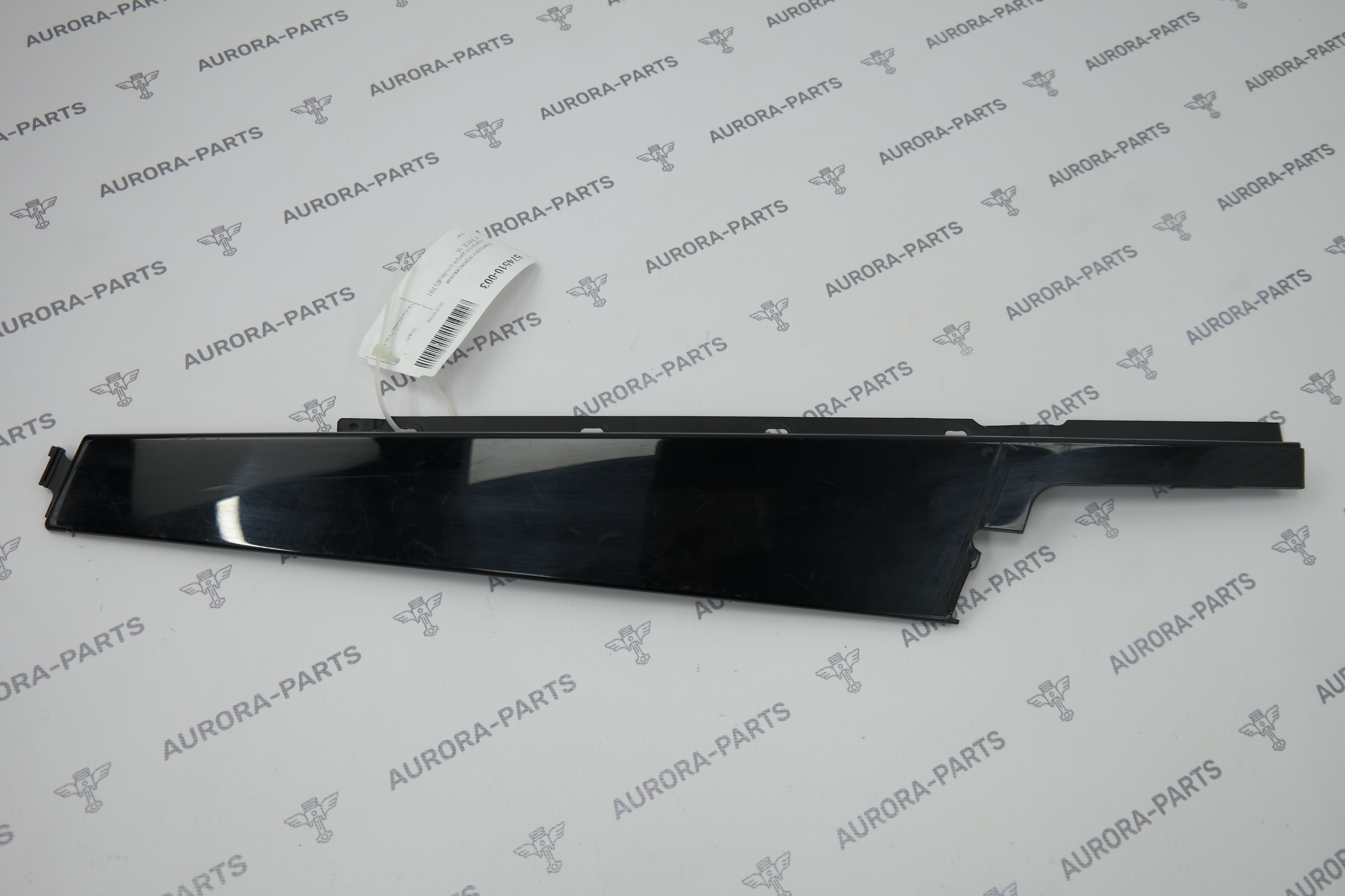 Накладка вертикальная передней двери (стойкаB) RH Jaguar F-Pace