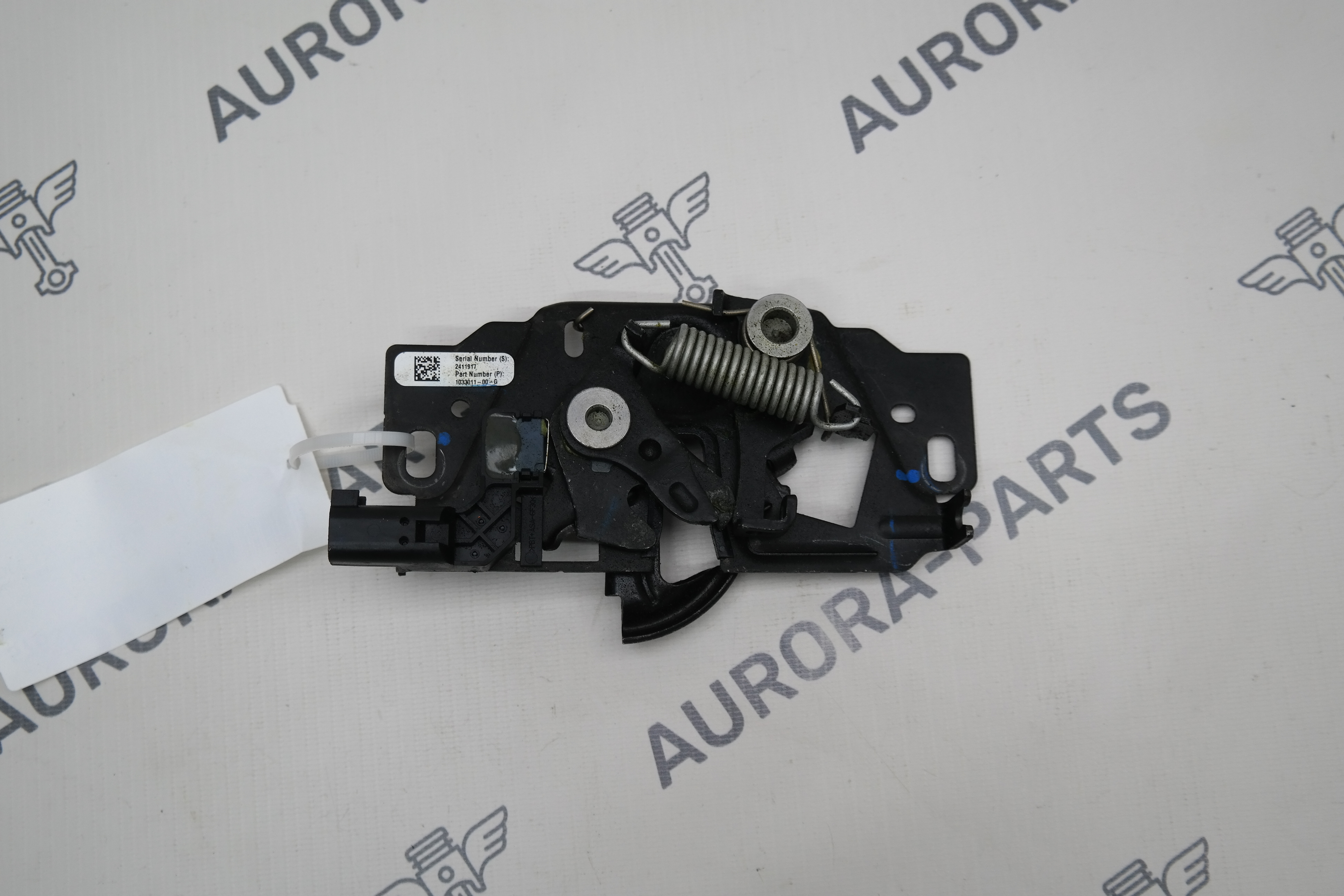 Замок капота Tesla Model S