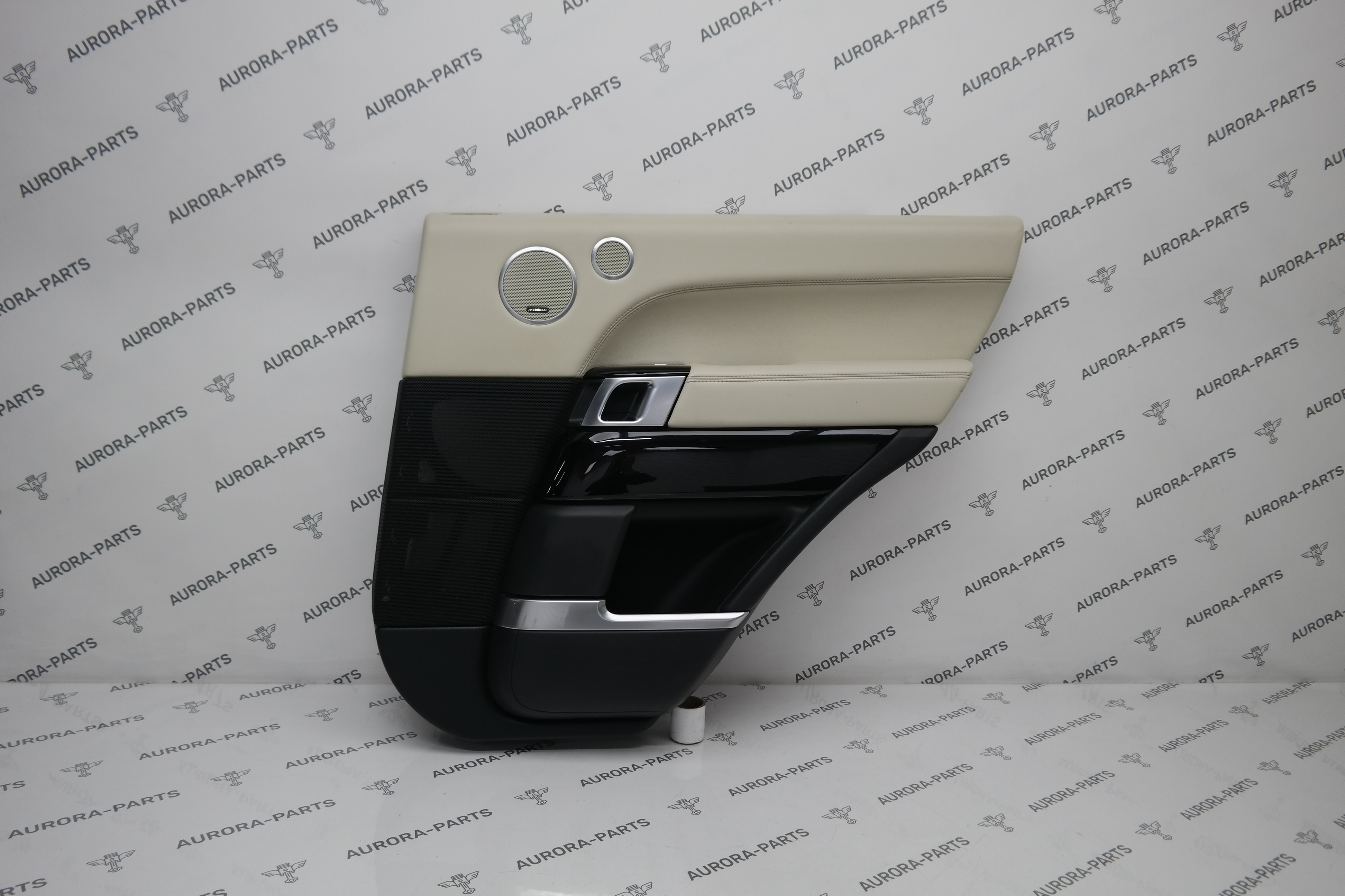 Обшивка, карта задней двери RH Land Rover Range Rover 30DDTX