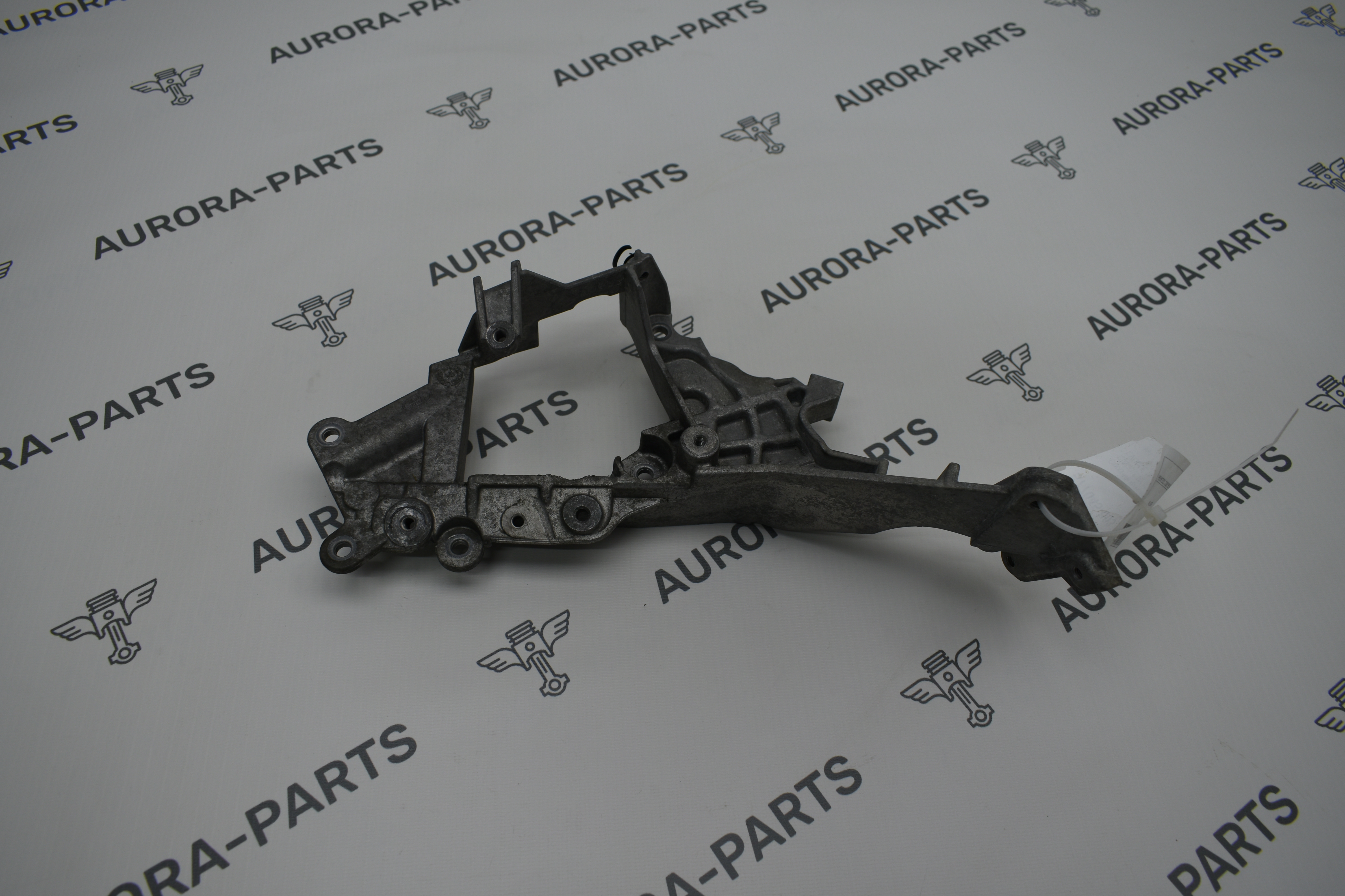 Опорный кронштейн Land Rover Discovery Sport