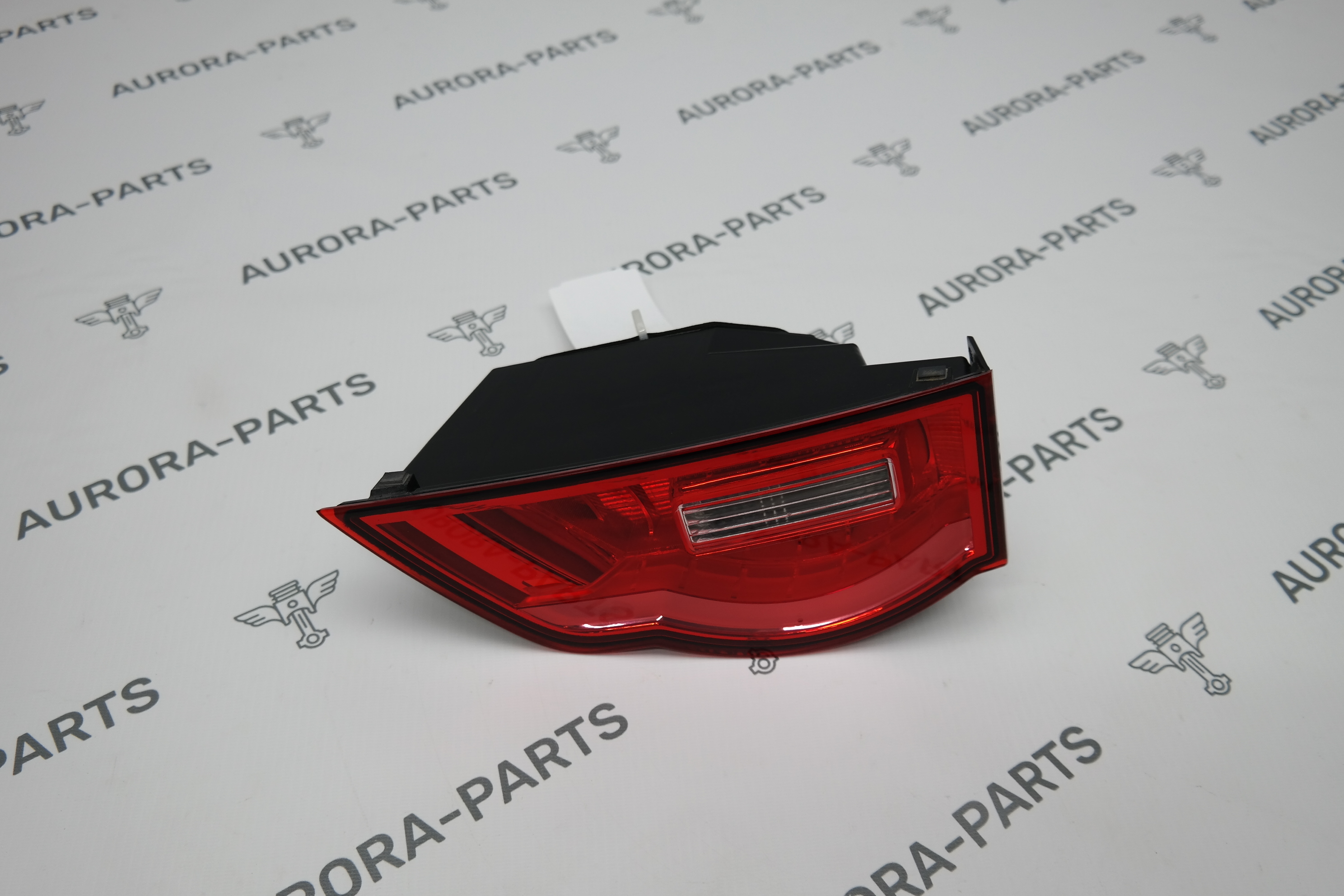 Фонарь задний RH крышки багажника Jaguar F-Pace