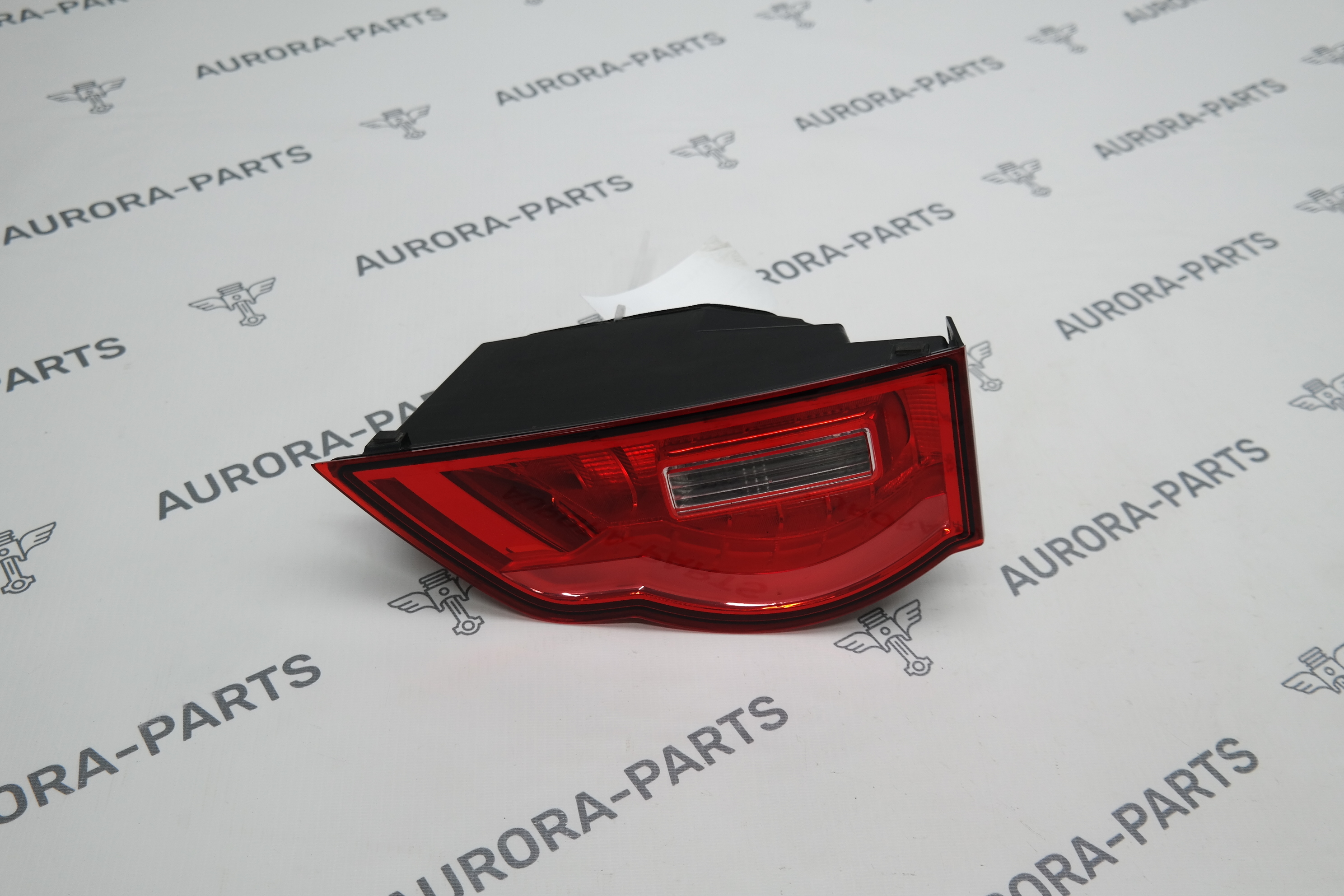 Фонарь задний RH крышки багажника Jaguar F-Pace