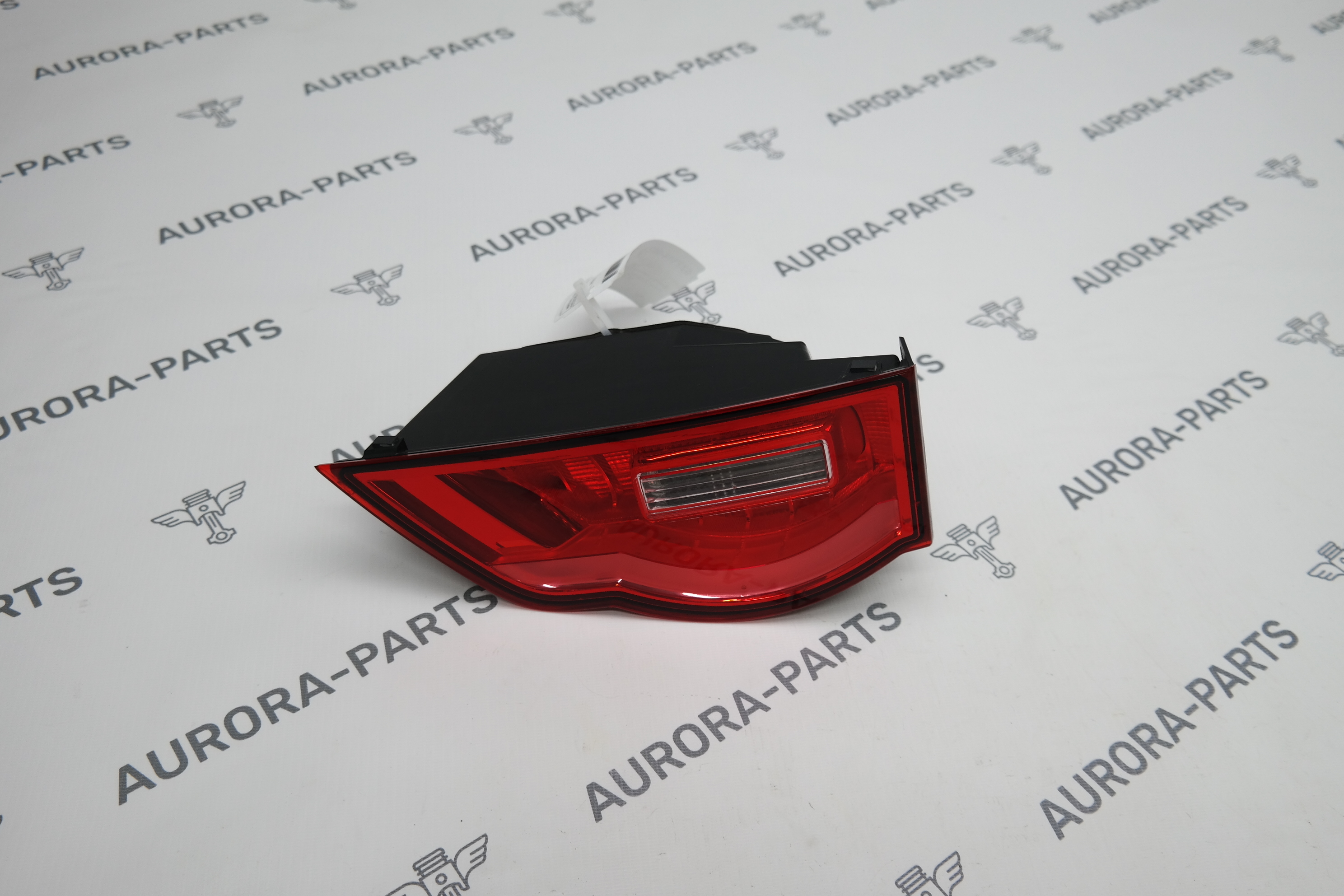 Фонарь задний RH крышки багажника Jaguar F-Pace