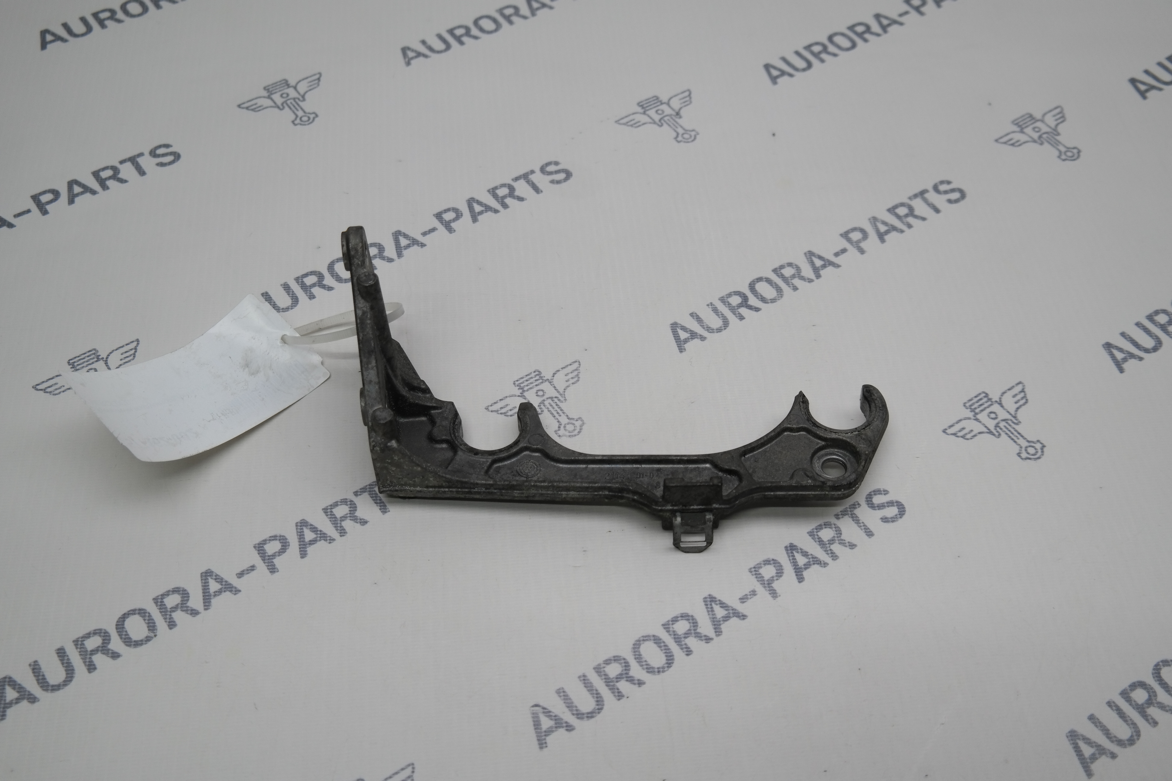 Кронштейн воздушного фильтра Mercedes E-Klasse