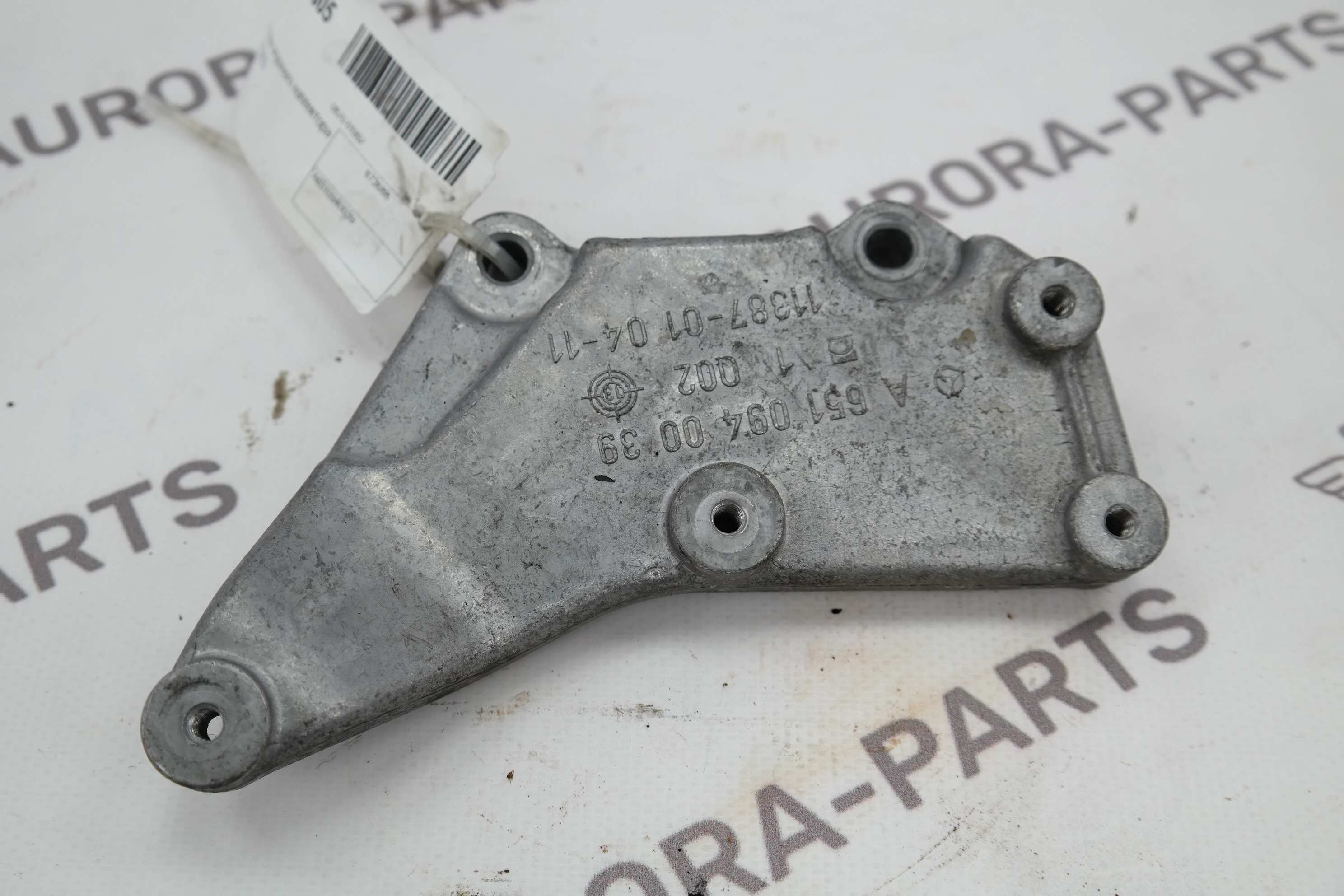 Кронштейн впускного коллектора Mercedes E-Klasse