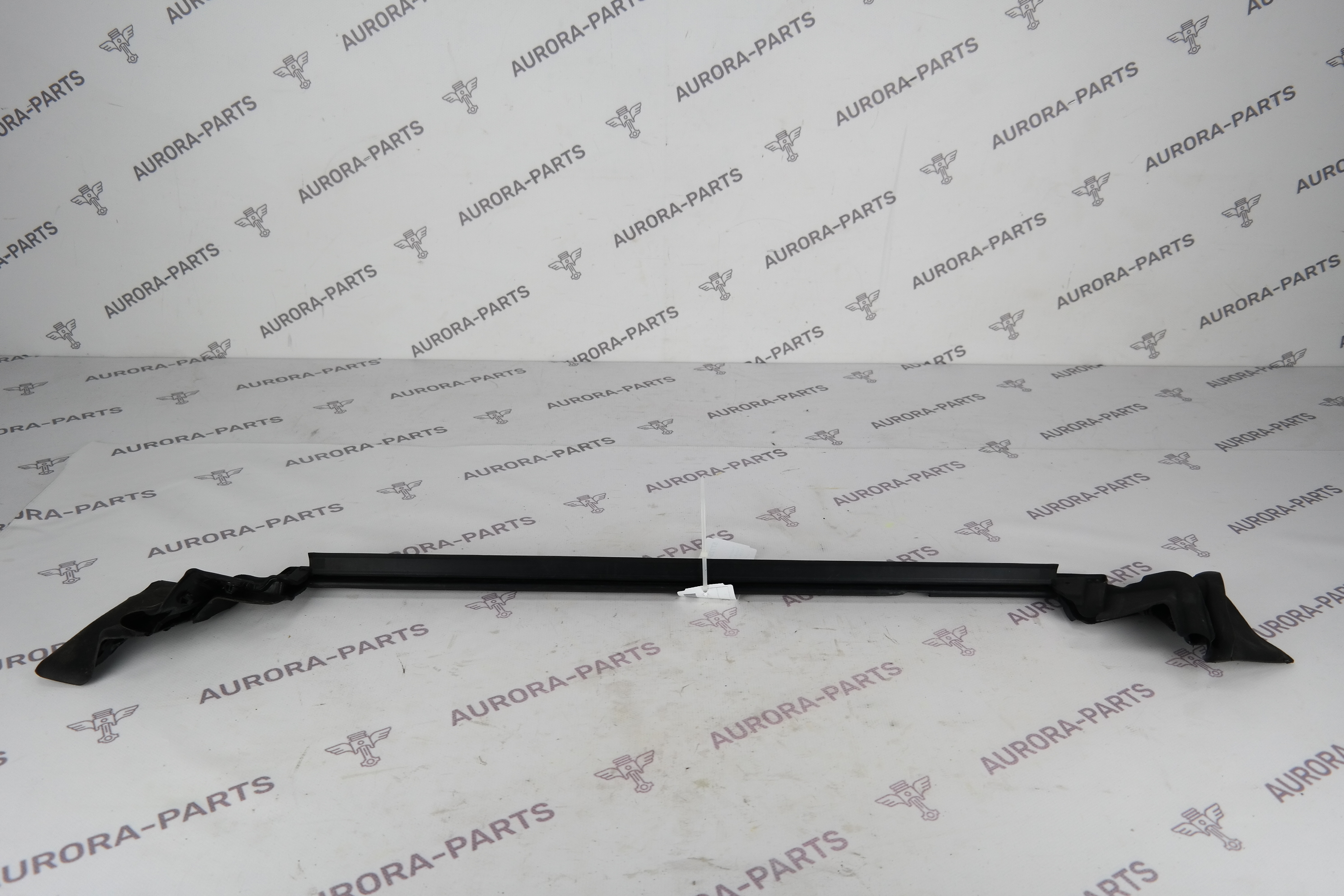 Уплотнитель стекла внутренний задней двери RH Mercedes CLA