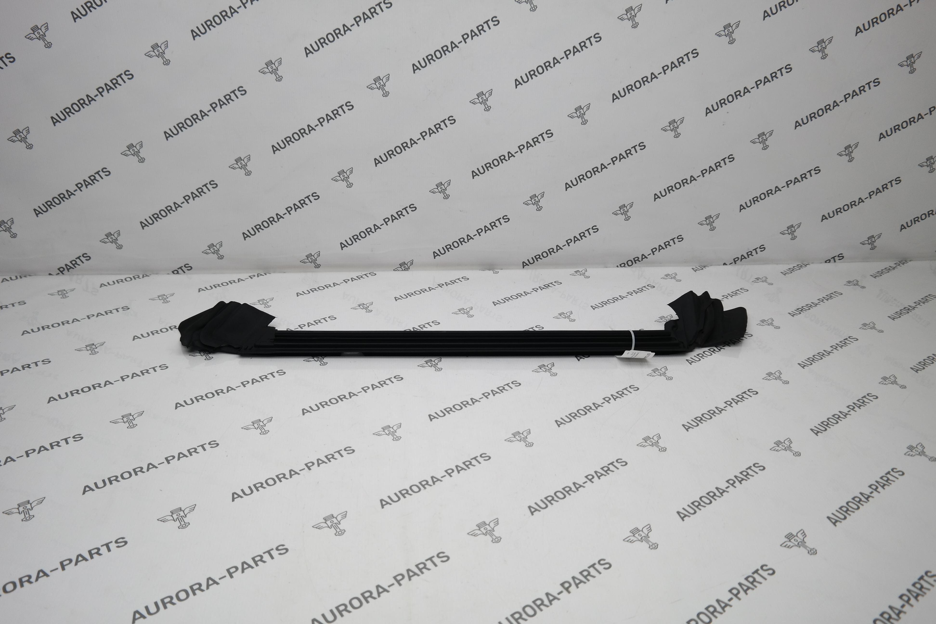 Уплотнитель стекла внутренний задней двери RH Mercedes CLA