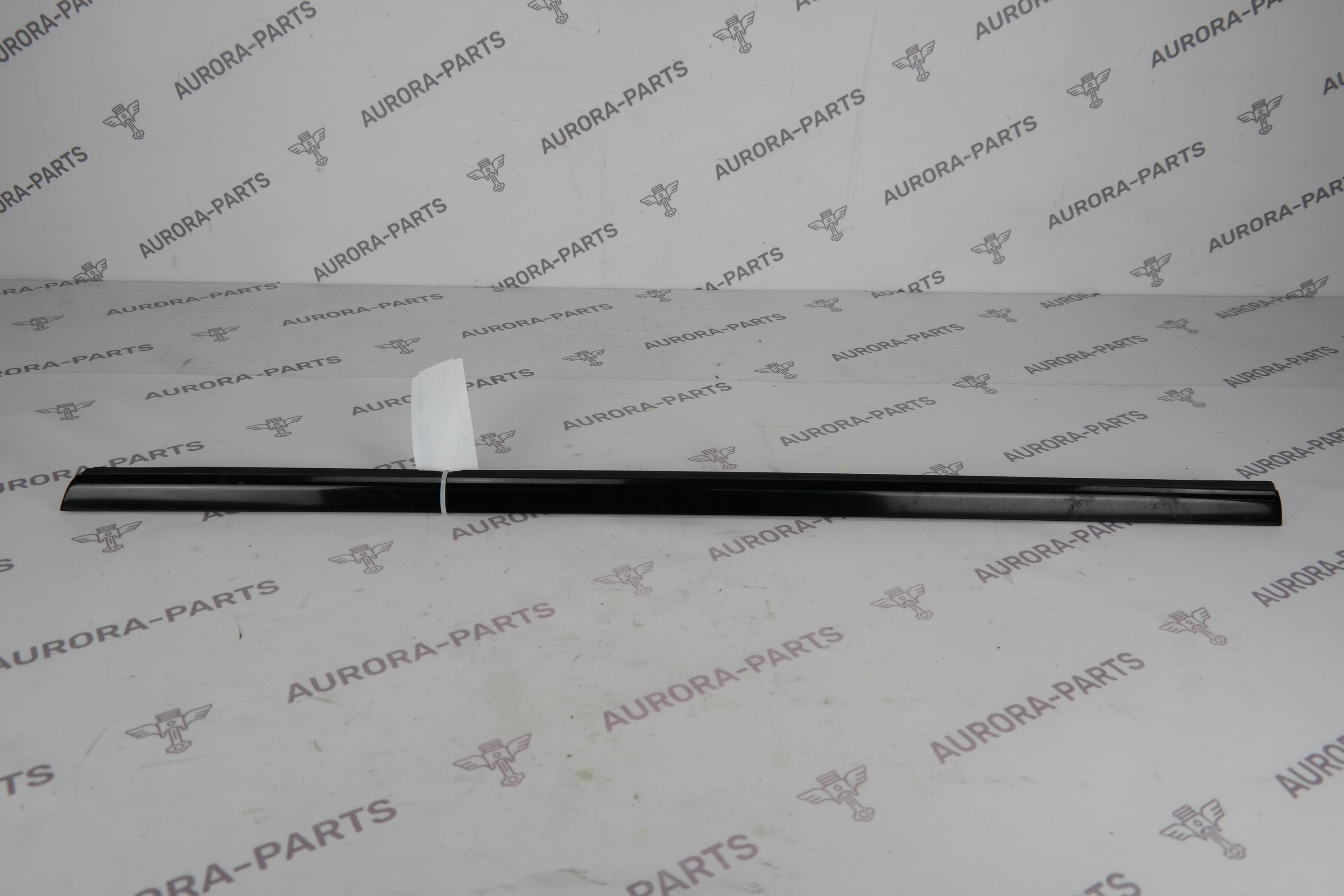 Молдинг стекла (Бархотка) задней двери RH Mercedes CLA