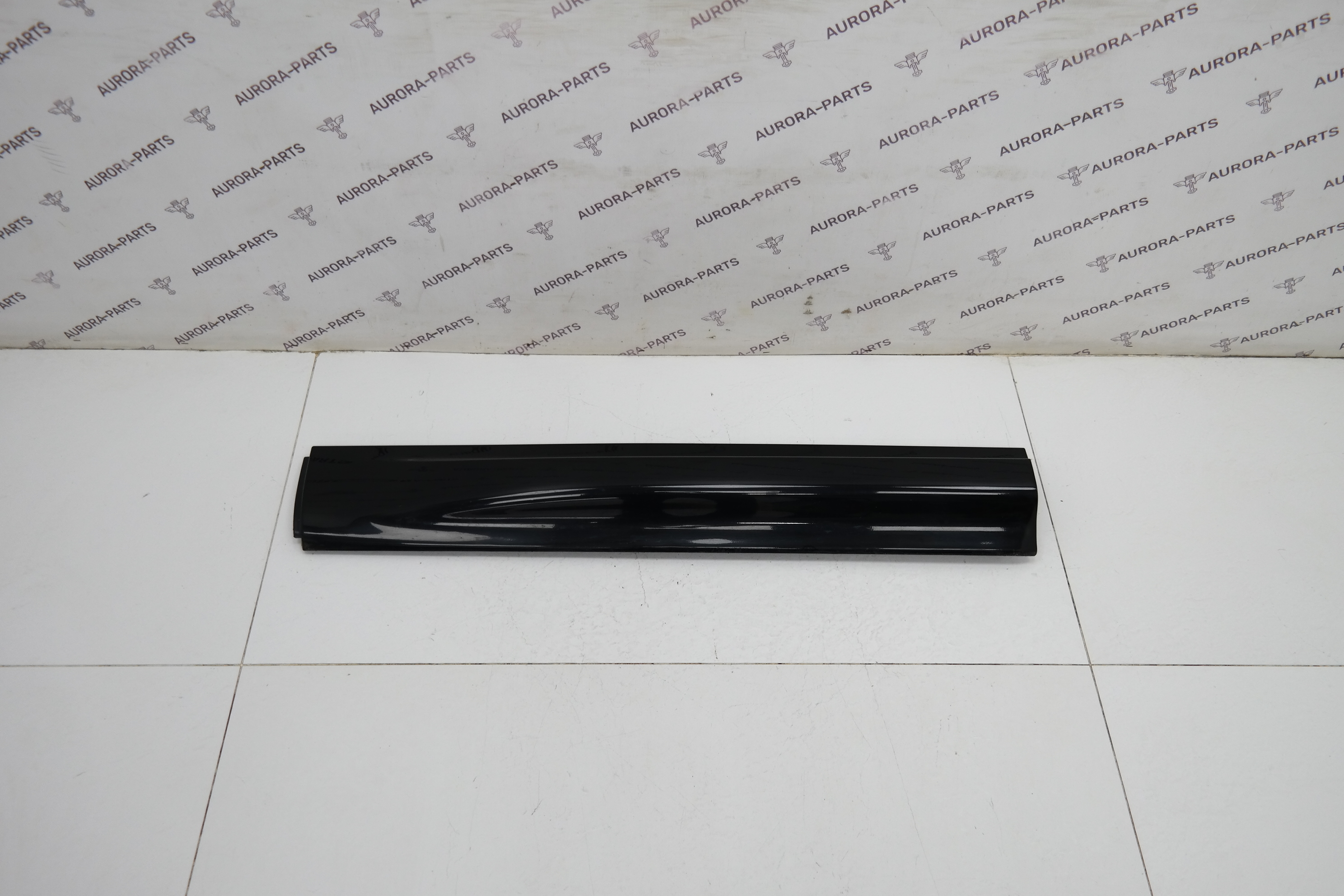 Молдинг, накладка передней двери снизу LH Land Rover Range Rover Sport