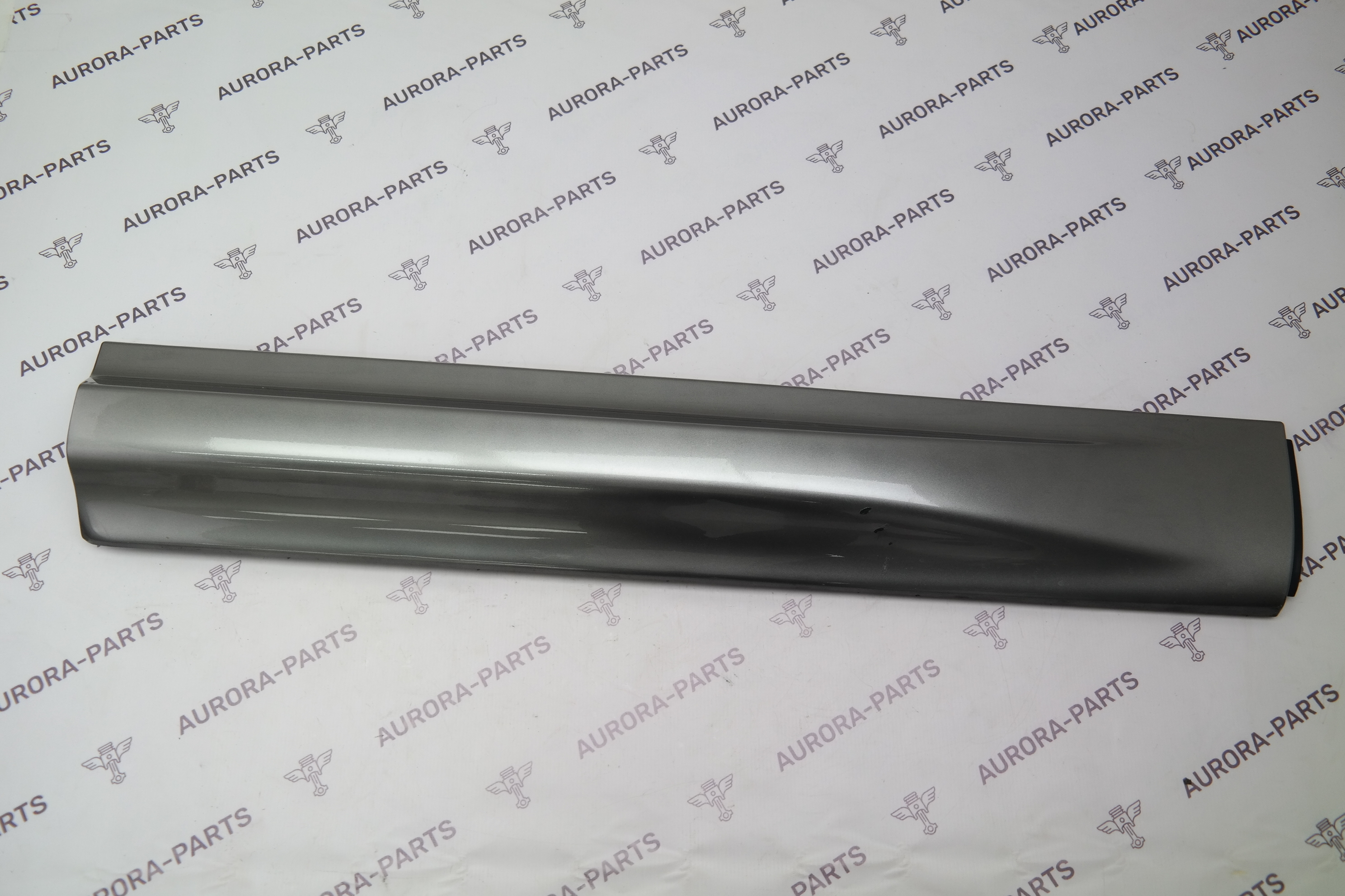 Молдинг, накладка передней двери снизу RH Land Rover Range Rover Sport