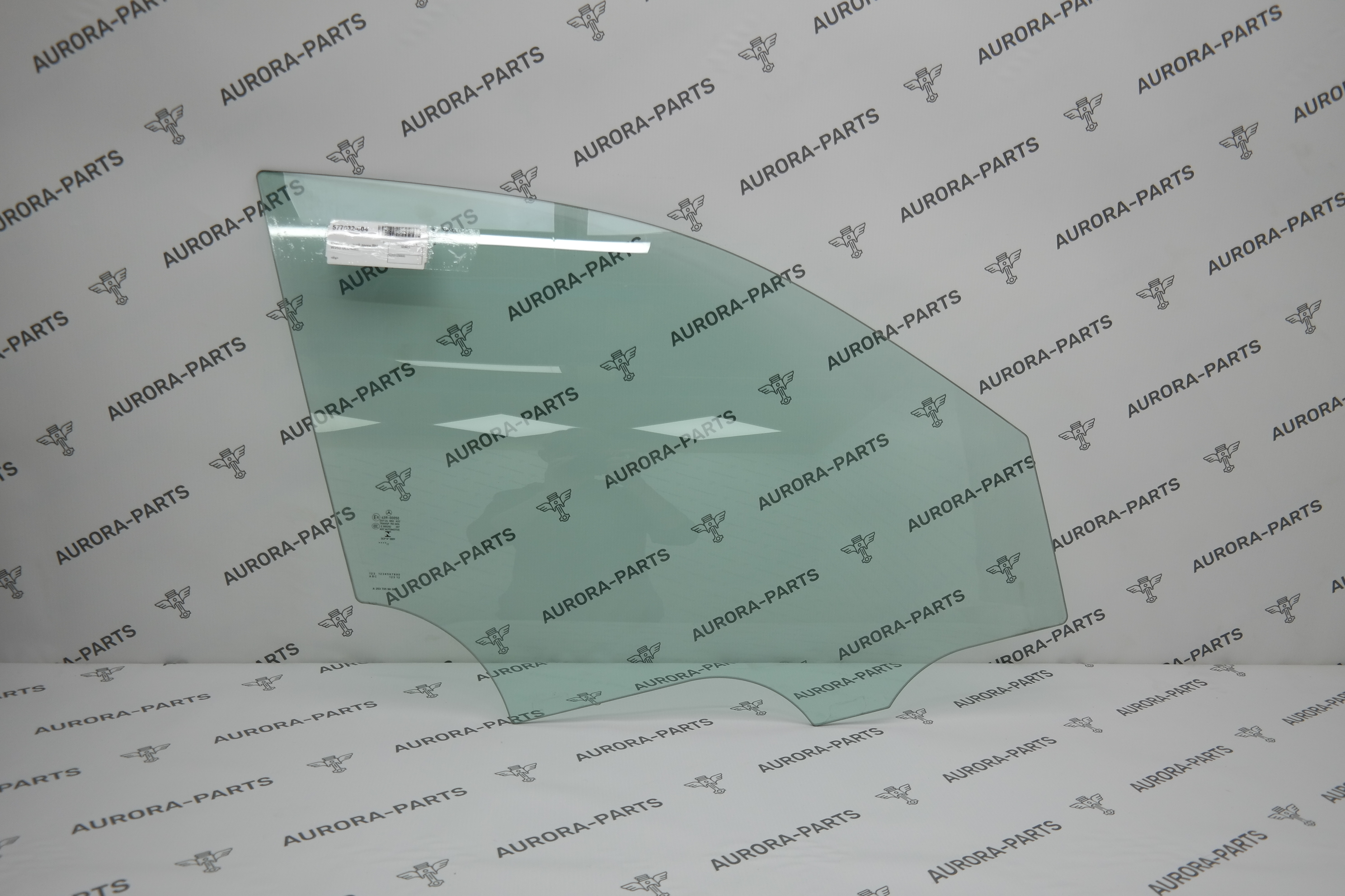 Стекло передней двери RH Mercedes GLC