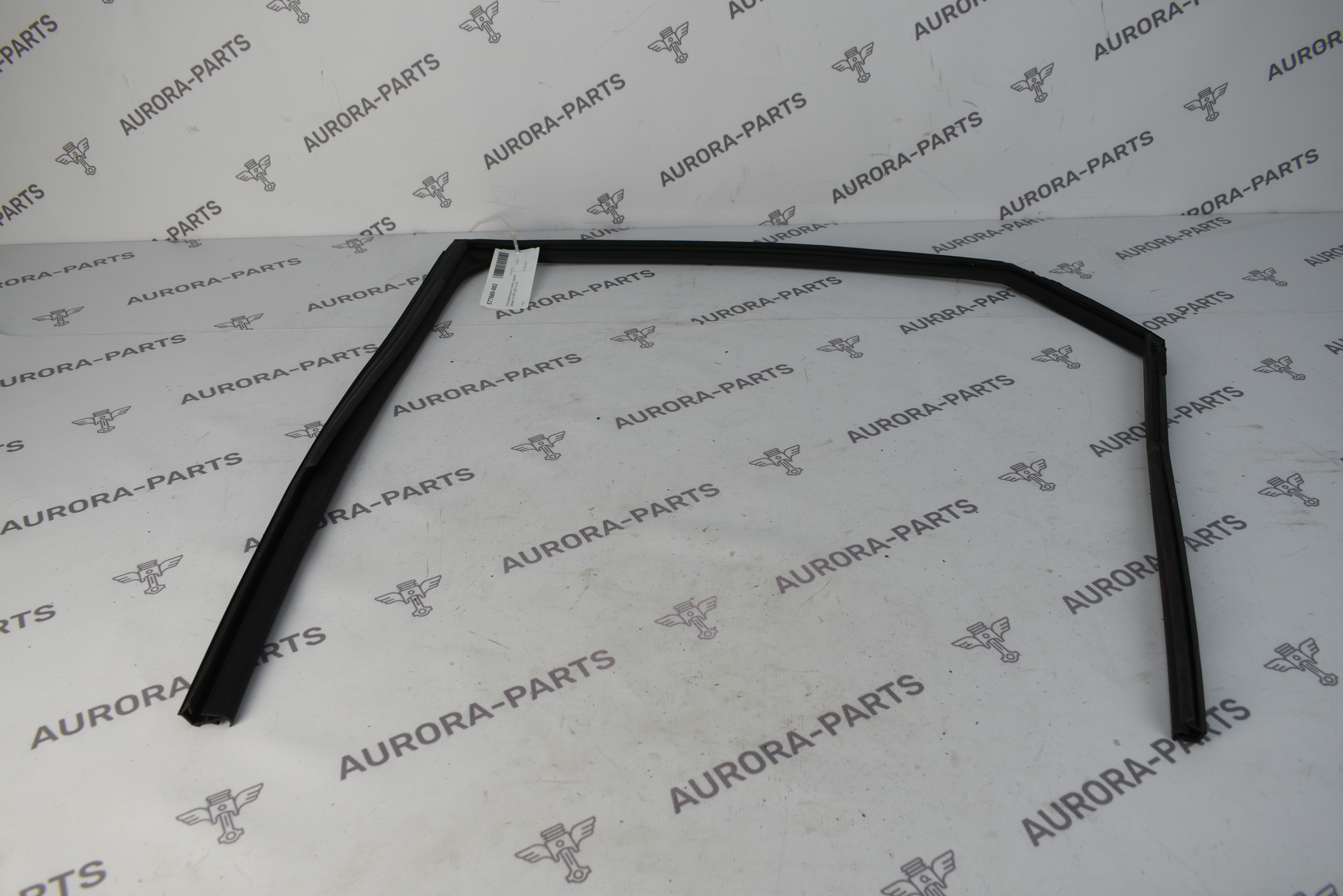 Направляющая стекла задней двери LH Lexus NX 200