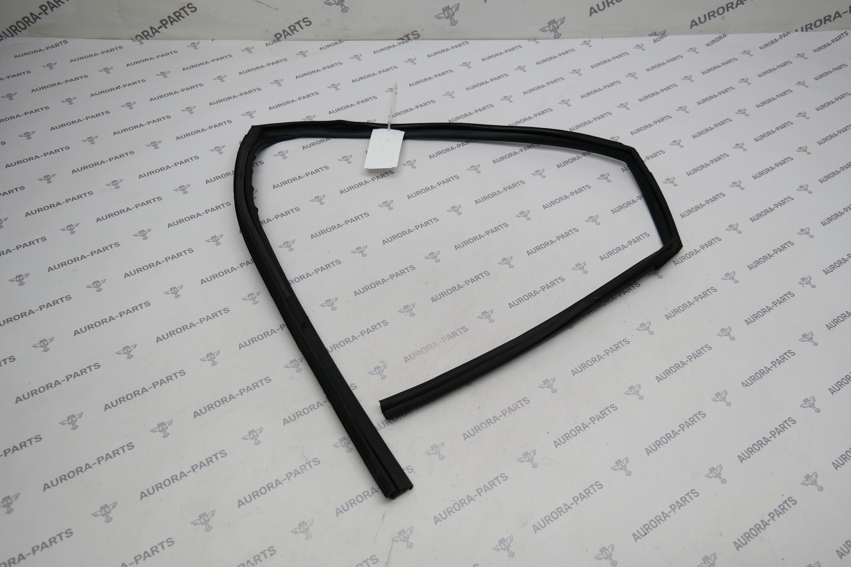 Направляющая стекла задней двери LH Lexus NX 200