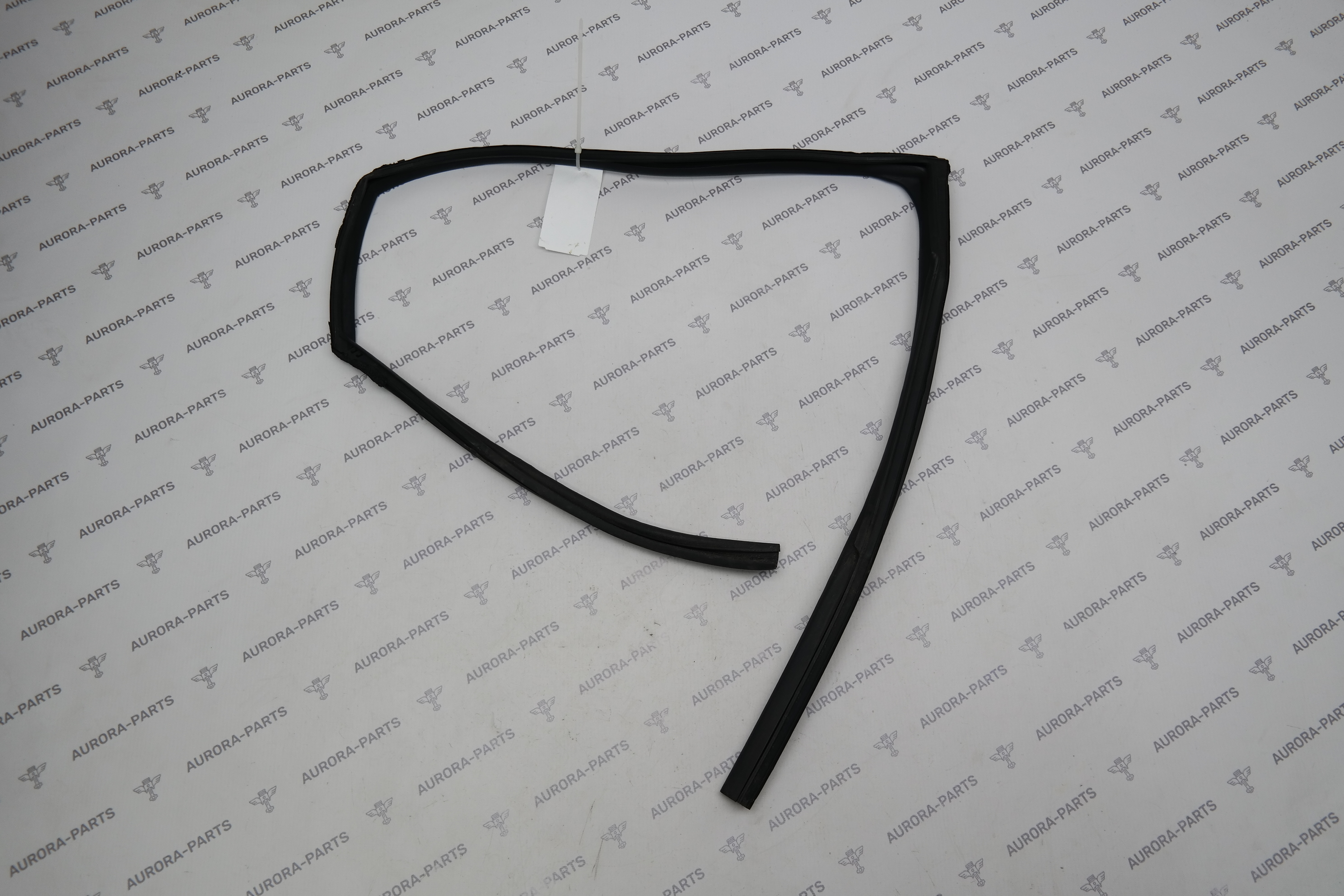 Направляющая стекла задней двери RH Lexus NX 200