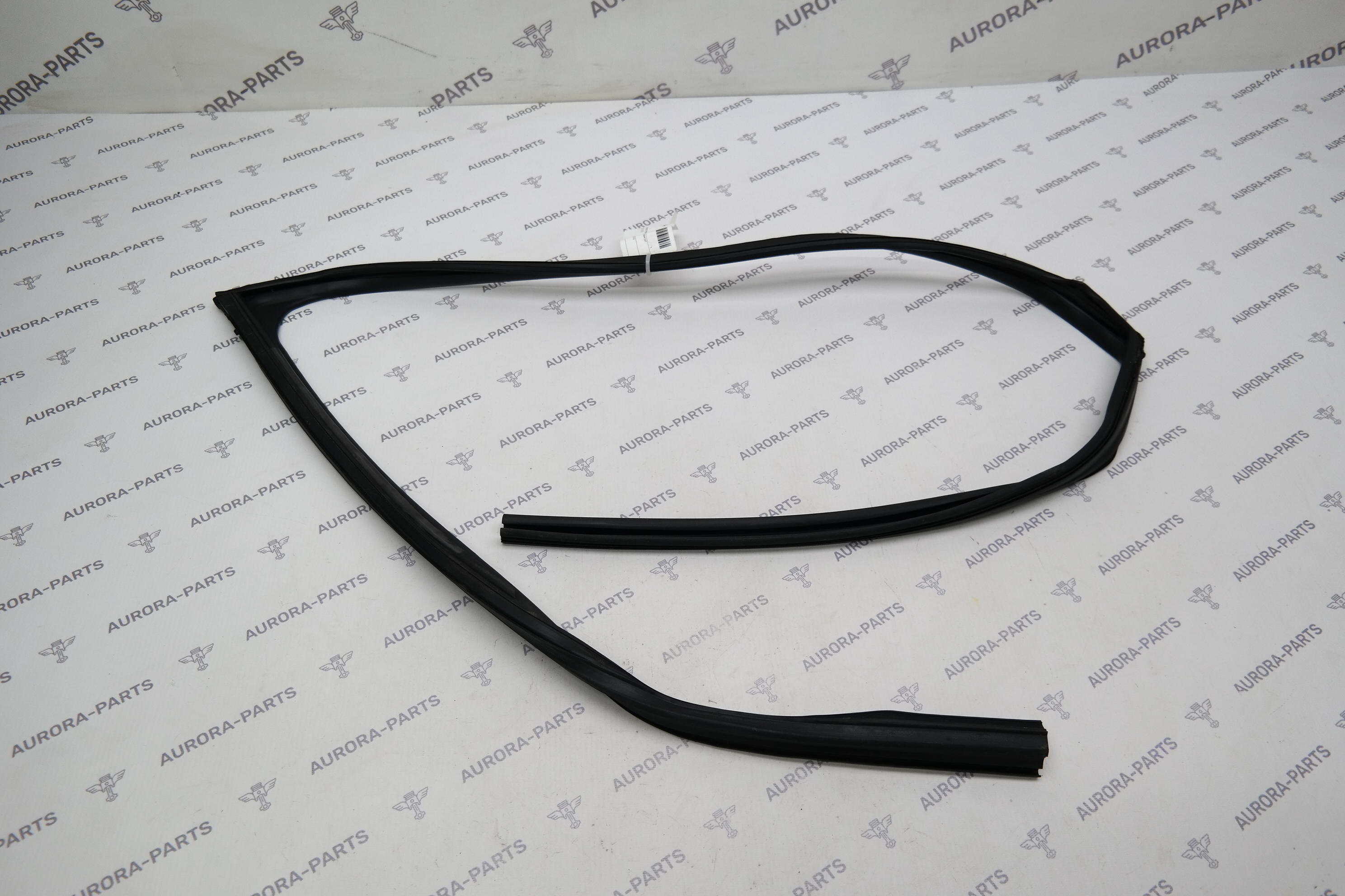 Направляющая стекла передней двери RH Lexus NX 200