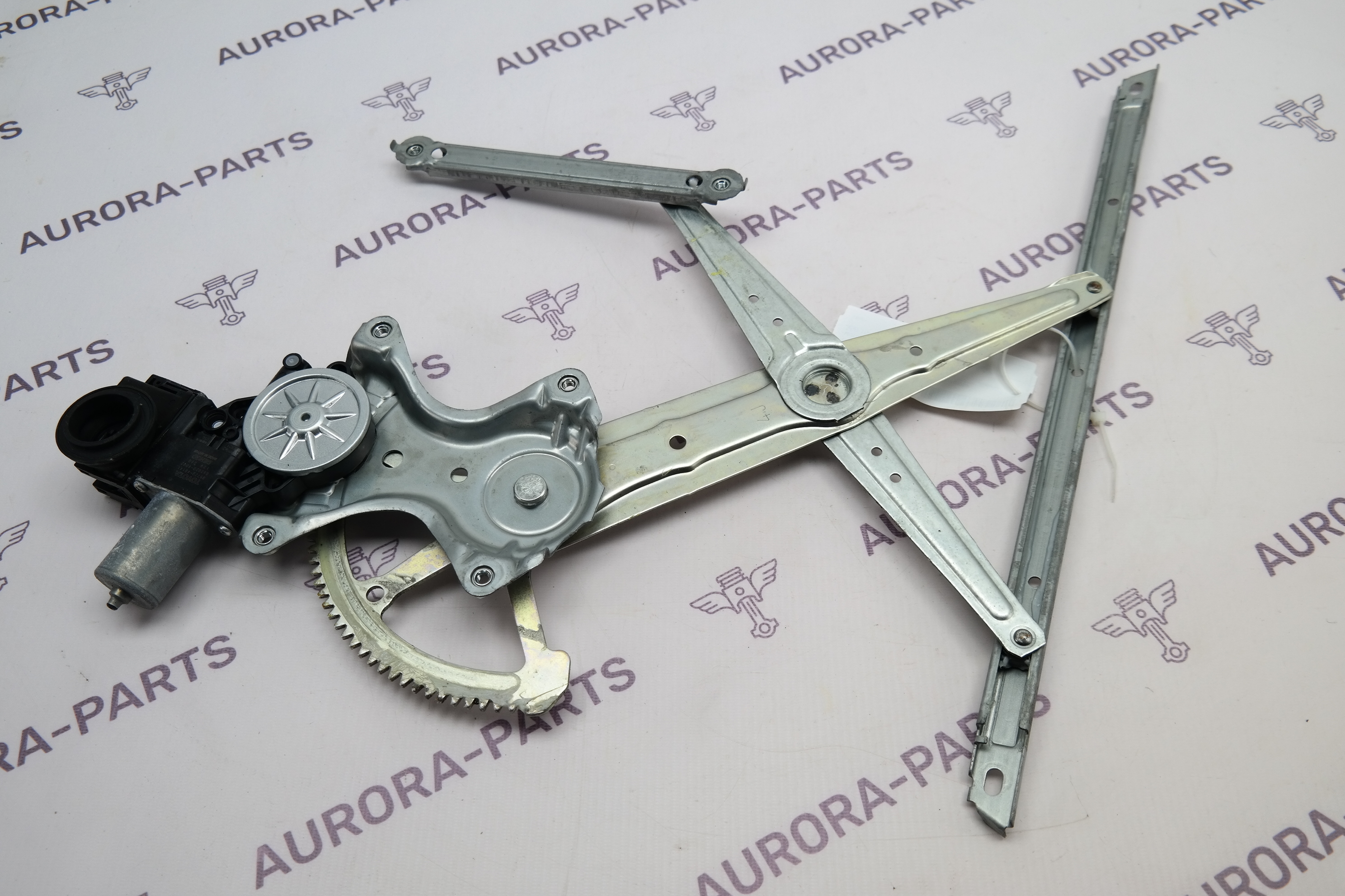 Стеклоподъемник в сборе с моторчиком LH Lexus NX 200