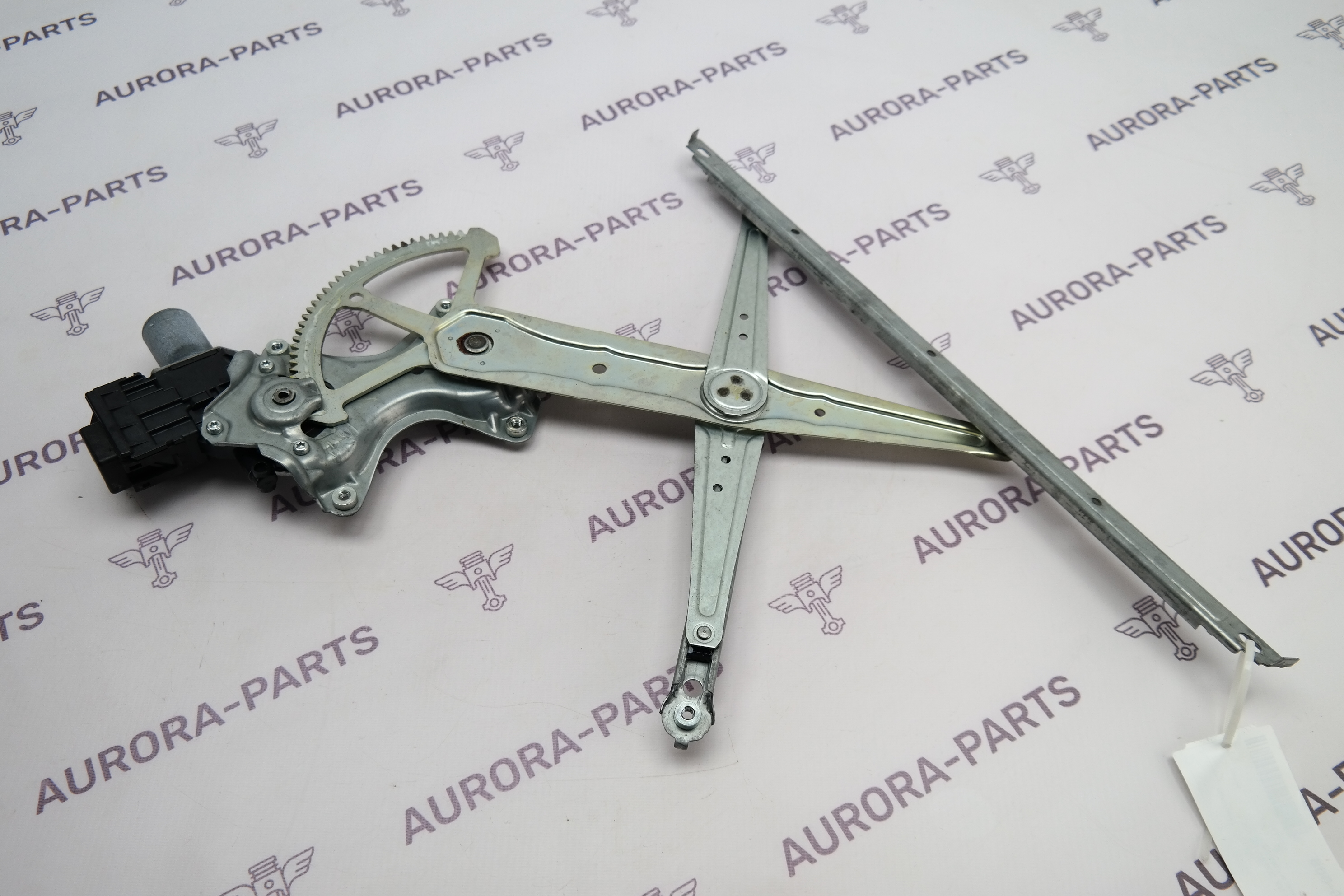 Стеклоподъемник в сборе с моторчиком LH Lexus NX 200