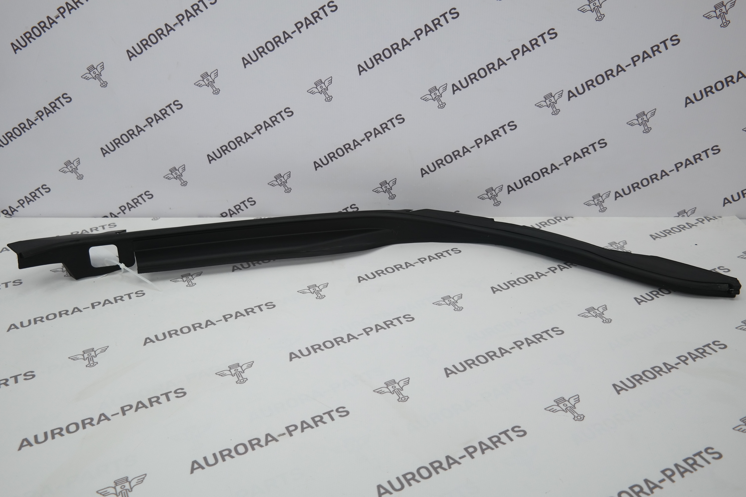 Накладка крышки багажника с датчиком прищемления LH Land Rover Range Rover Sport