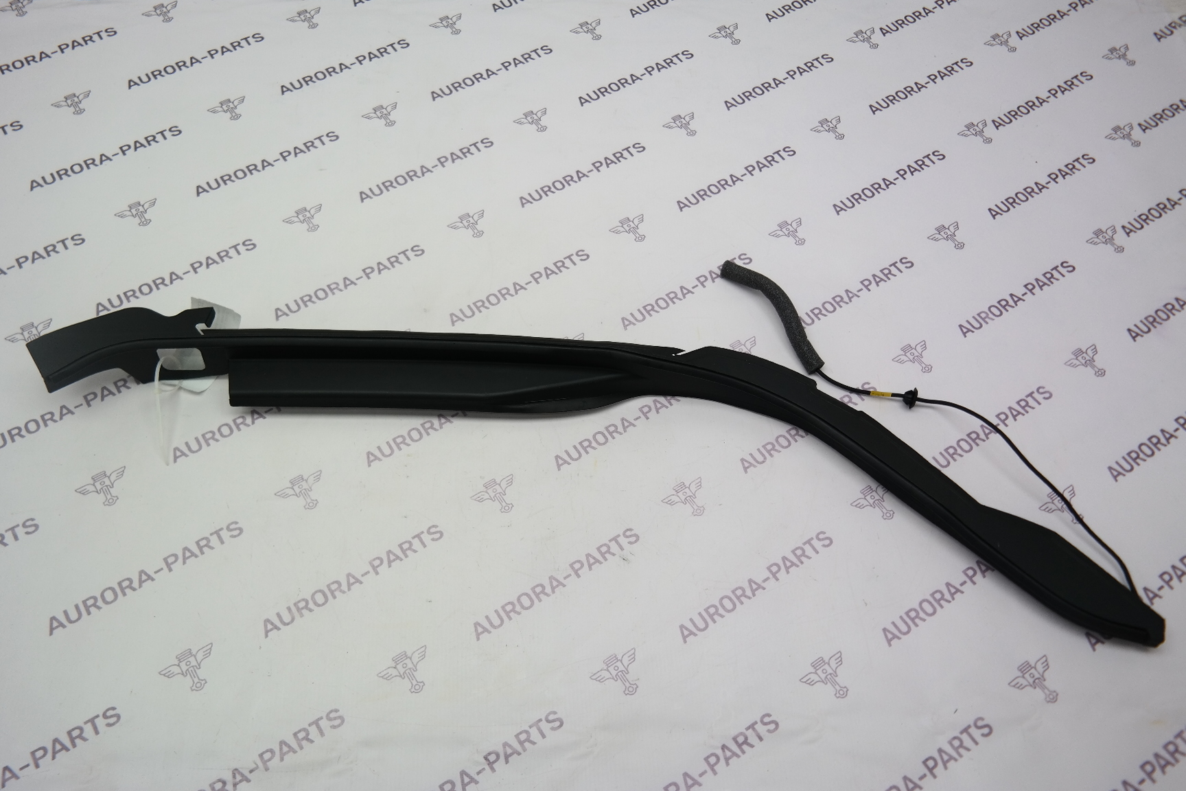 Накладка крышки багажника с датчиком прищемления LH Land Rover Range Rover Sport