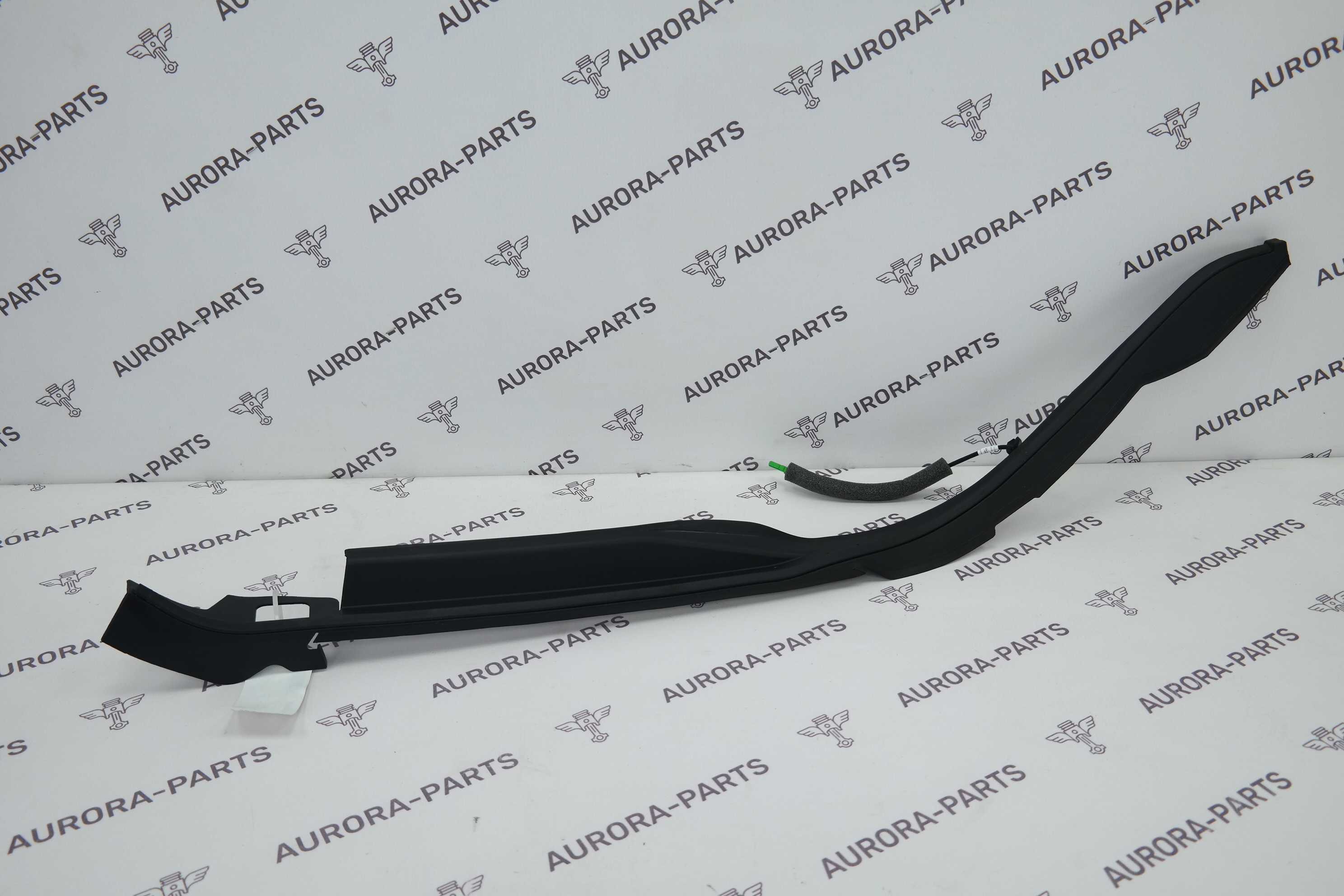 Накладка крышки багажника с датчиком прищемления RH Land Rover Range Rover Sport