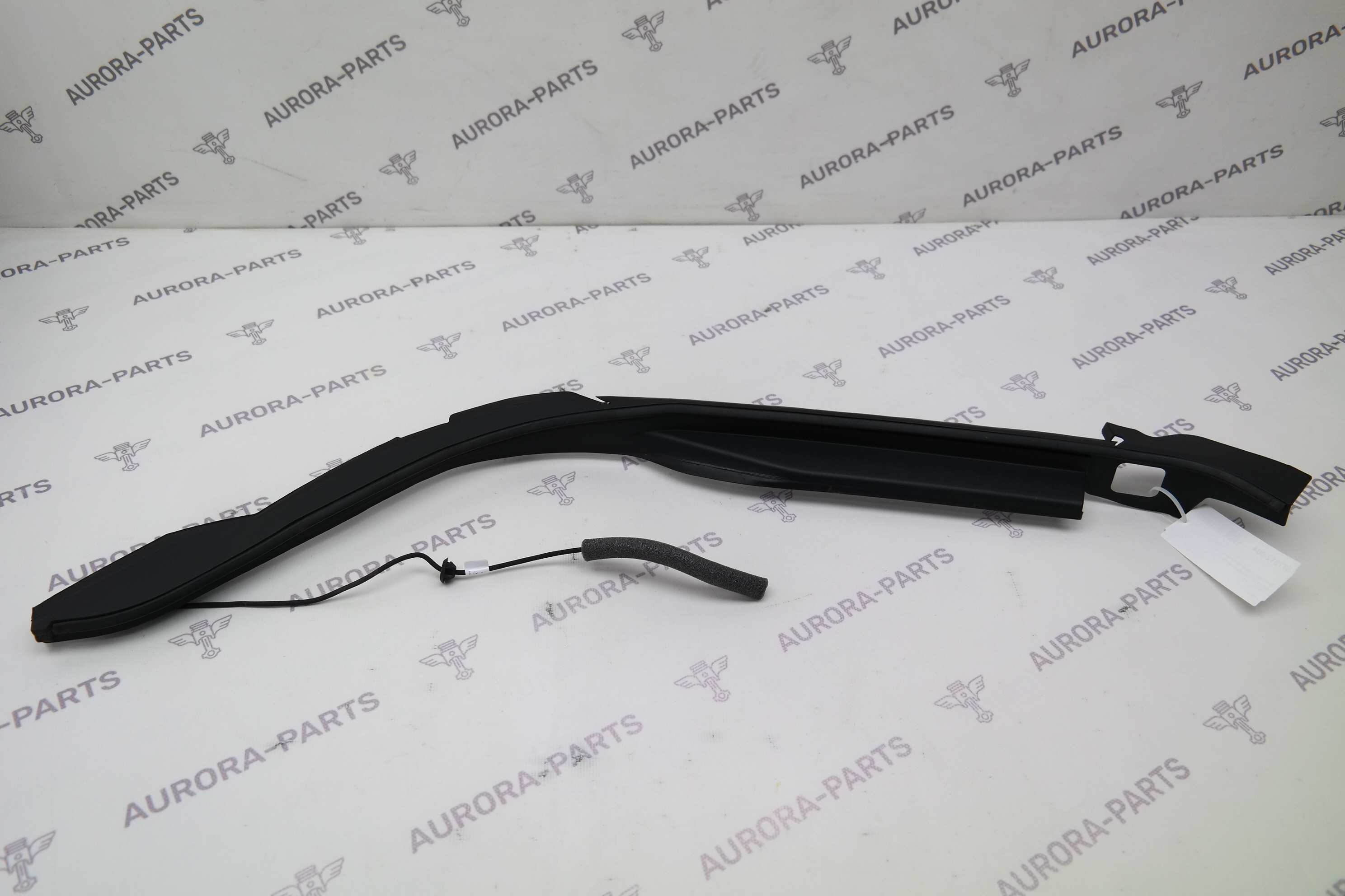 Накладка крышки багажника с датчиком прищемления RH Land Rover Range Rover Sport