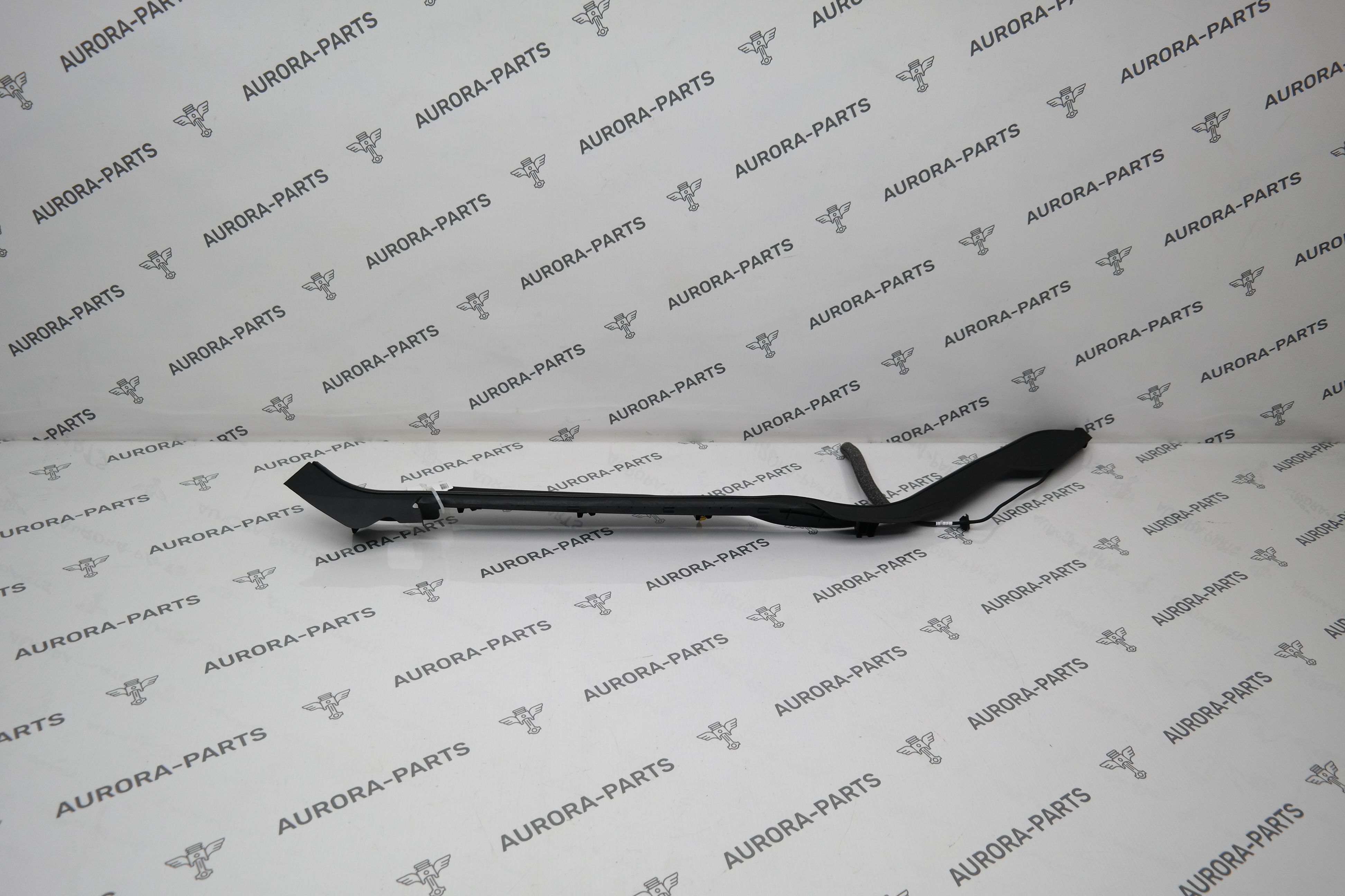 Накладка крышки багажника с датчиком прищемления RH Land Rover Range Rover Sport