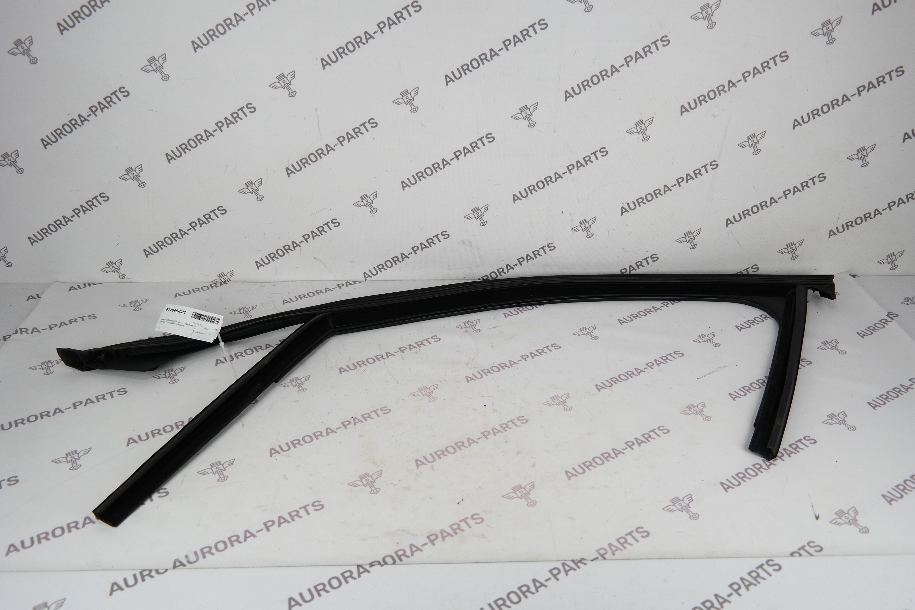 Направляющая стекла передней двери LH Mercedes C-Klasse